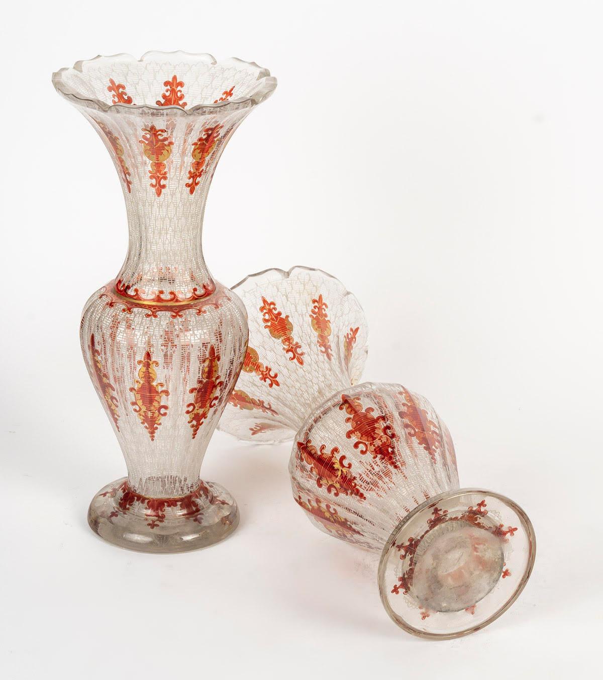 Pareja de jarrones de cristal de Bohemia, decoración esmaltada, época de Napoleón III, S. XIX.

Pareja de jarrones de cristal de Bohemia, decoración esmaltada, siglo XIX, época de Napoleón III.
Alto: 30,5 cm, Profundidad: 14 cm