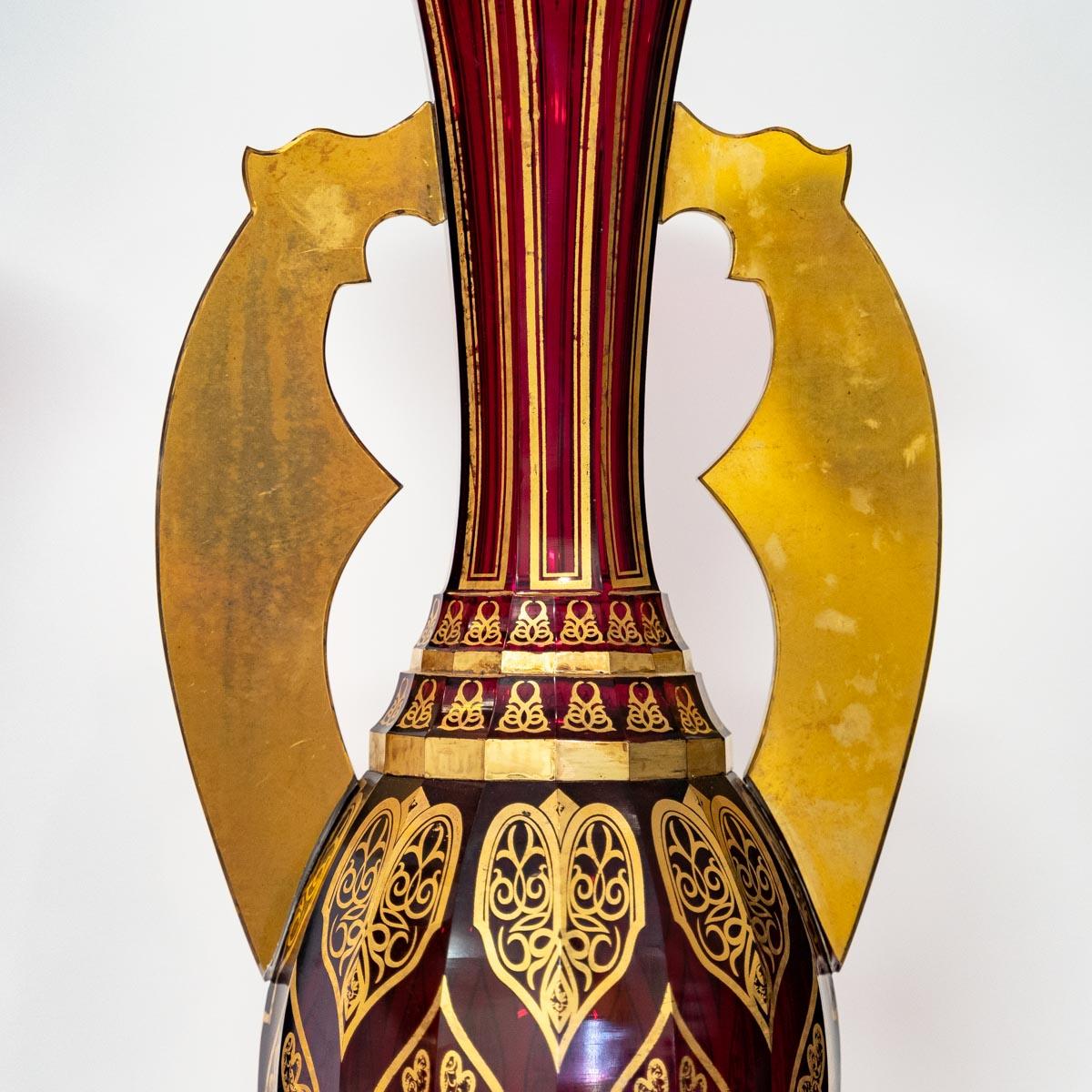 Pair of Bohemian Cut Crystal Vases in Ruby Red and Gold, 19th Century In Good Condition For Sale In Saint-Ouen, FR