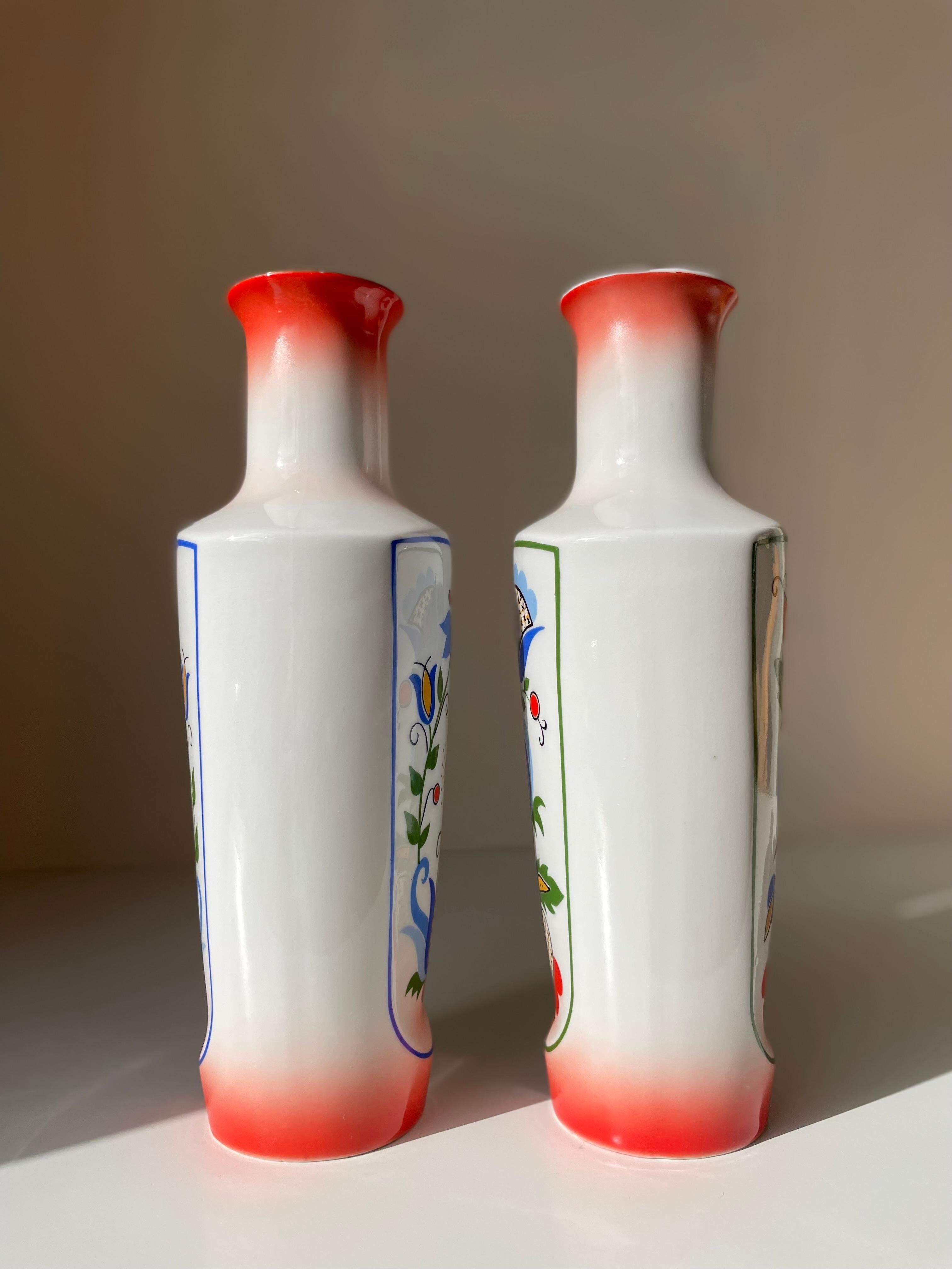 Pair of Bohemian Folk Art Porcelain Vases, 1970s  For Sale 4