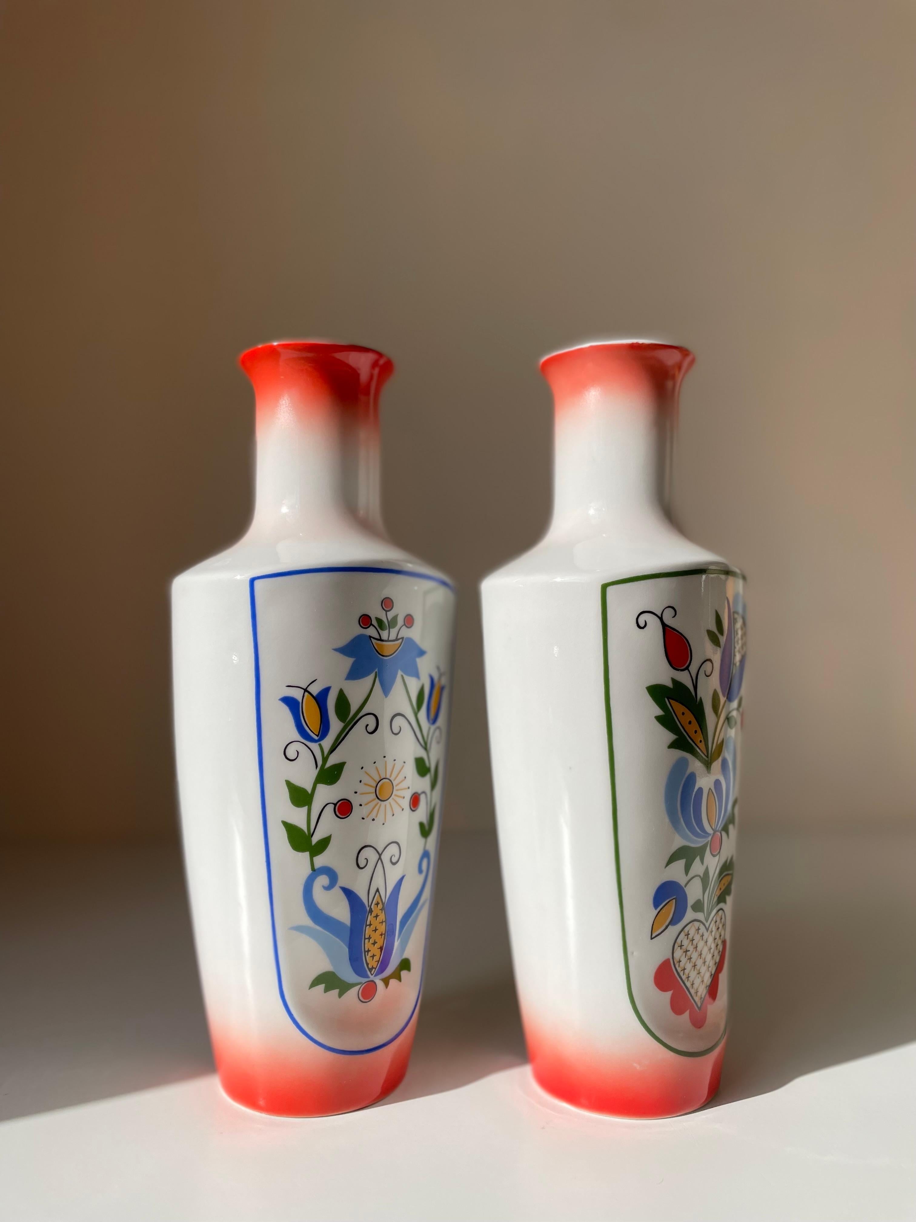 Pair of Bohemian Folk Art Porcelain Vases, 1970s  For Sale 6
