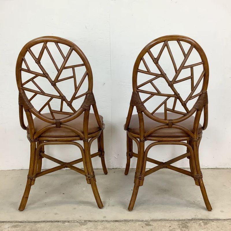 Paar Boho Modern Side Chairs oder Esszimmerstühle (Unbekannt) im Angebot