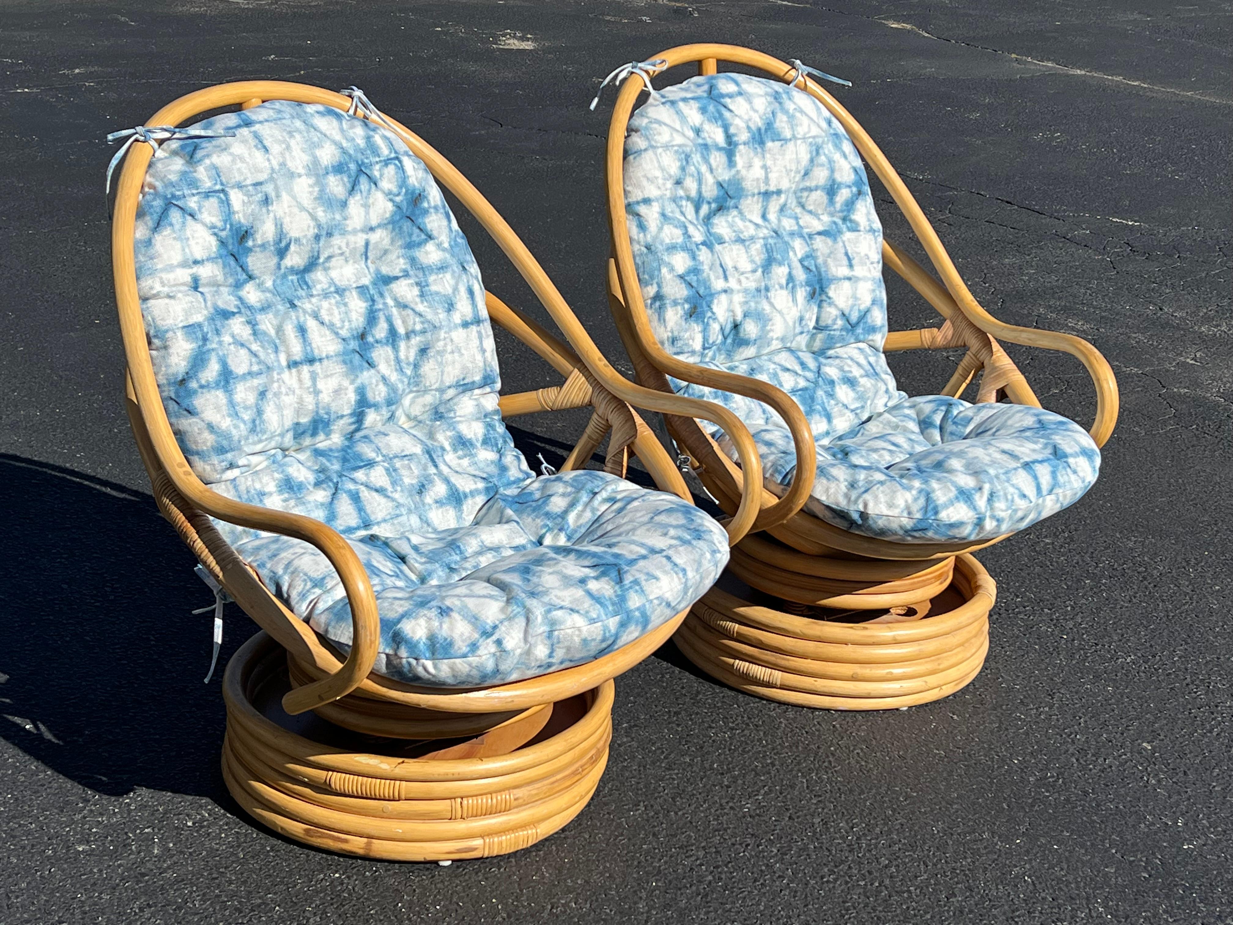 Late 20th Century Pair of Boho Rattan Bamboo Swivel Chairs For Sale