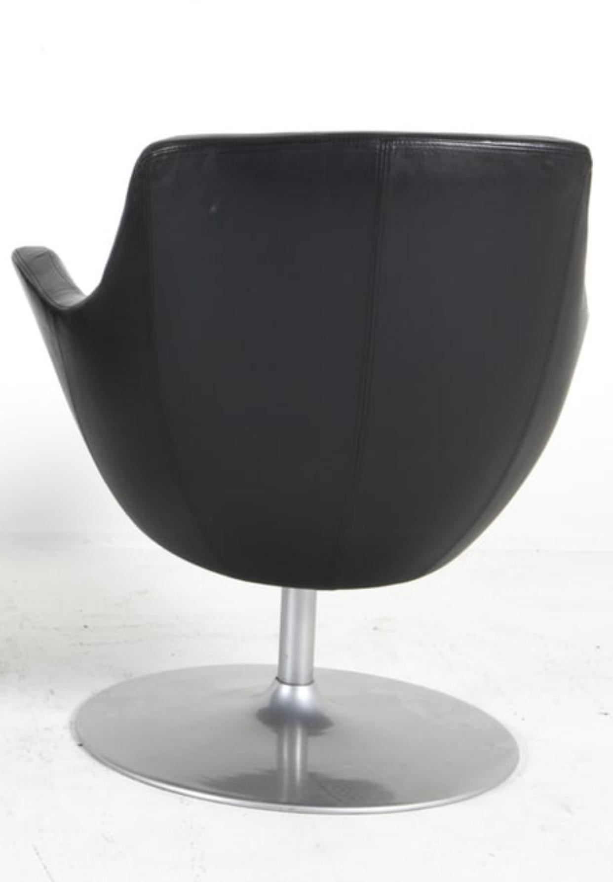 Paire de chaises longues en cuir Boila et poufs en cuir assortis Circa 1970 en vente 4