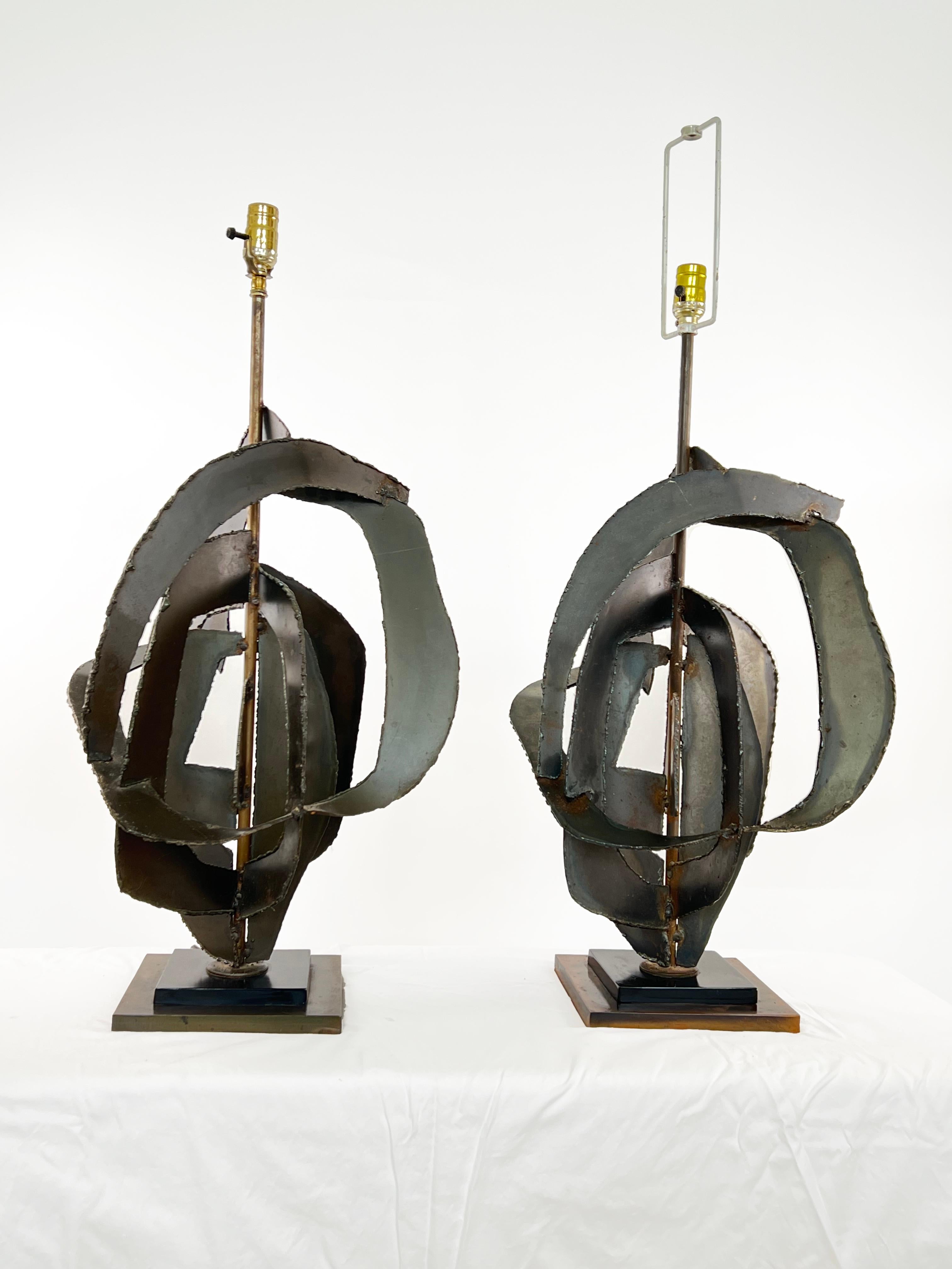 Mid-20th Century Pair of Bold and Handsome Oversized Brutalist Laurel Lamps For Sale