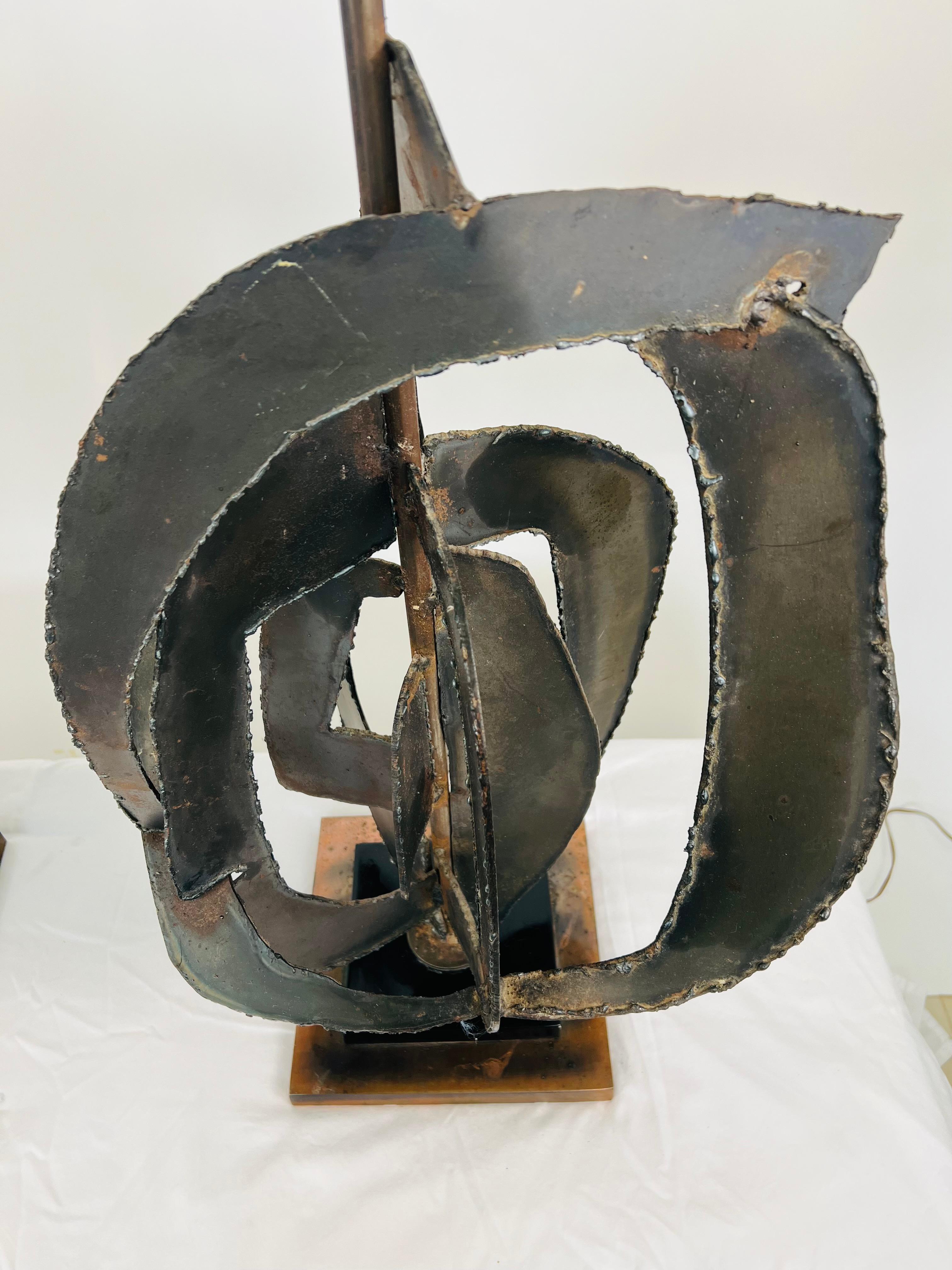 Pair of Bold and Handsome Oversized Brutalist Laurel Lamps For Sale 1
