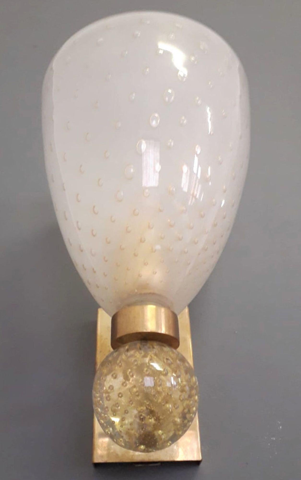 Pareja de apliques Coppa de cristal de Murano Bollicine. Italia, años 70. finales del siglo XX en venta