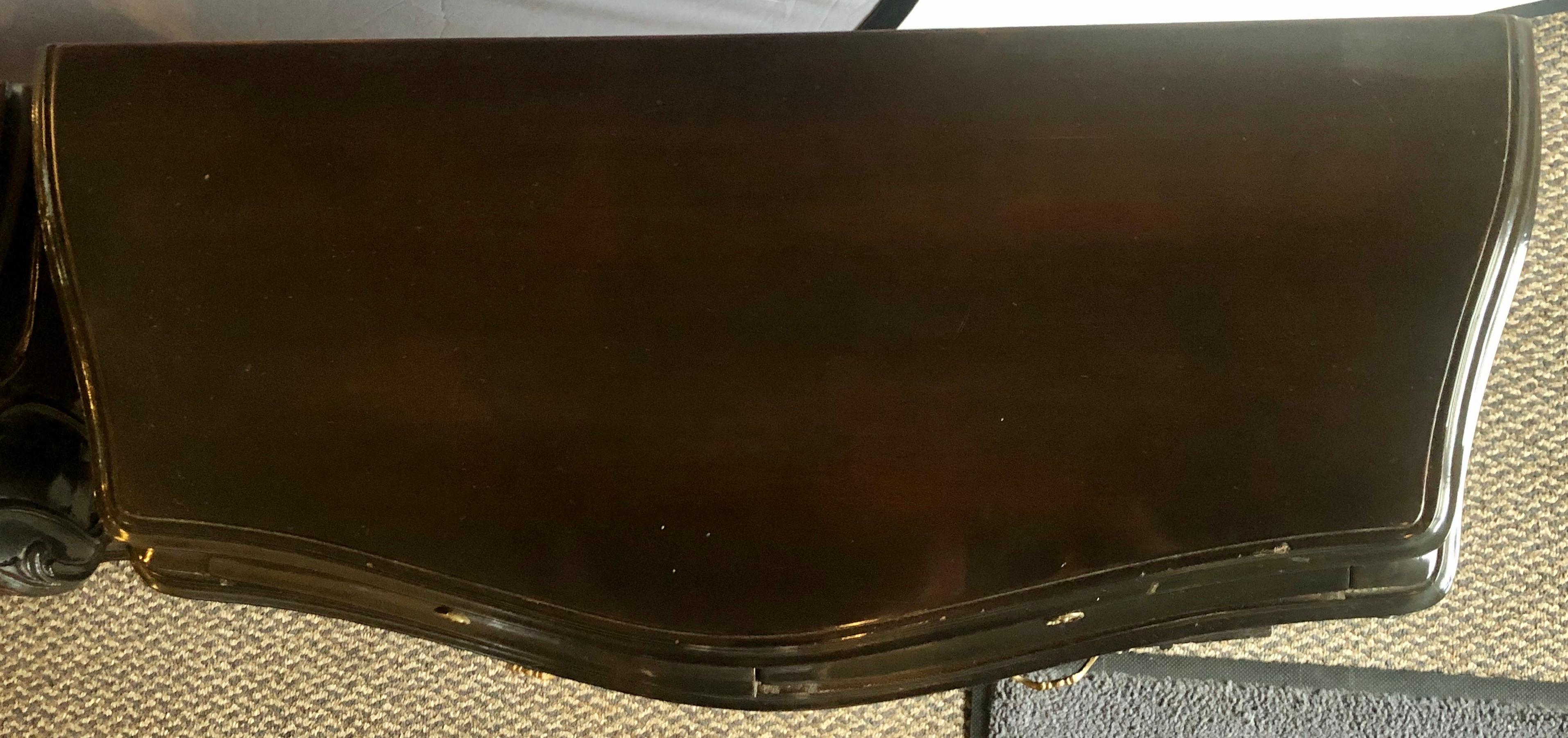 Pair of Bombay Ebonized Nightstands or End Tables Louis XV Style In Good Condition In Stamford, CT