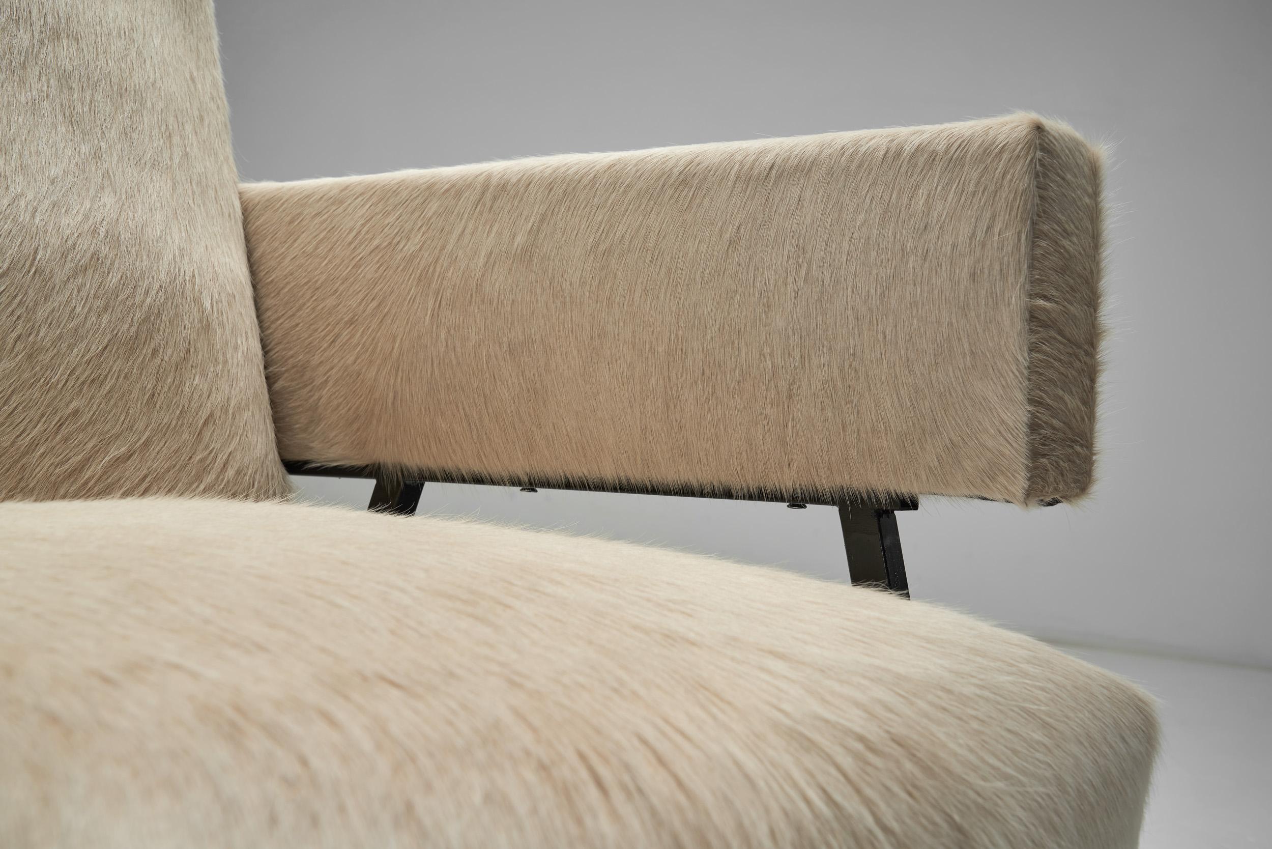 Pair of Bonino Armchairs Upholstered in Light Cowhide, Italy 1960s For Sale 6