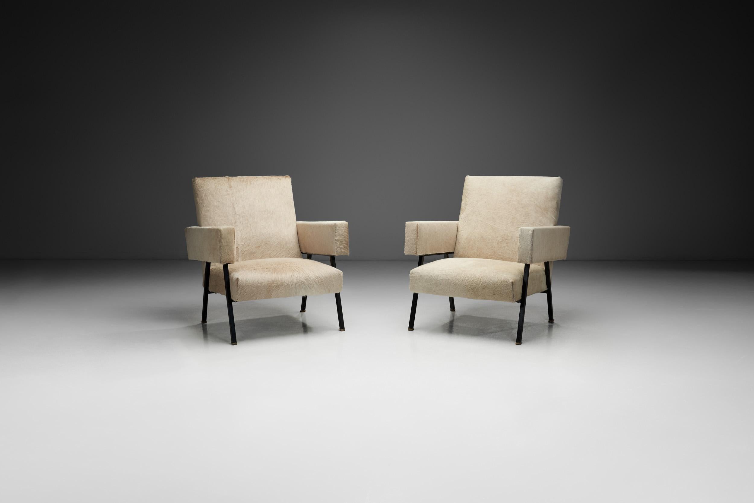 The postwar boom years of the 1950s through to the 1960s were one of the periods of greatest influence of Italian designers. Design in the 60s paved a way to a more aesthetic approach to products as opposed to its utilitarian predecessors, resulting