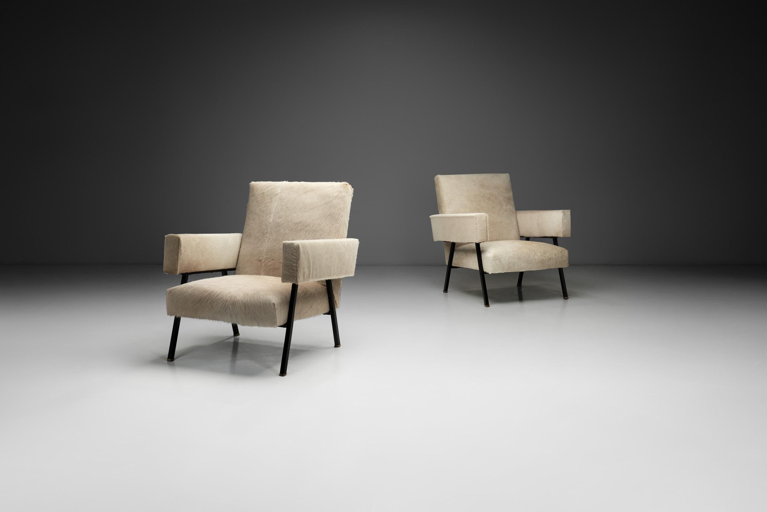 Italian Pair of Bonino Armchairs Upholstered in Light Cowhide, Italy 1960s For Sale