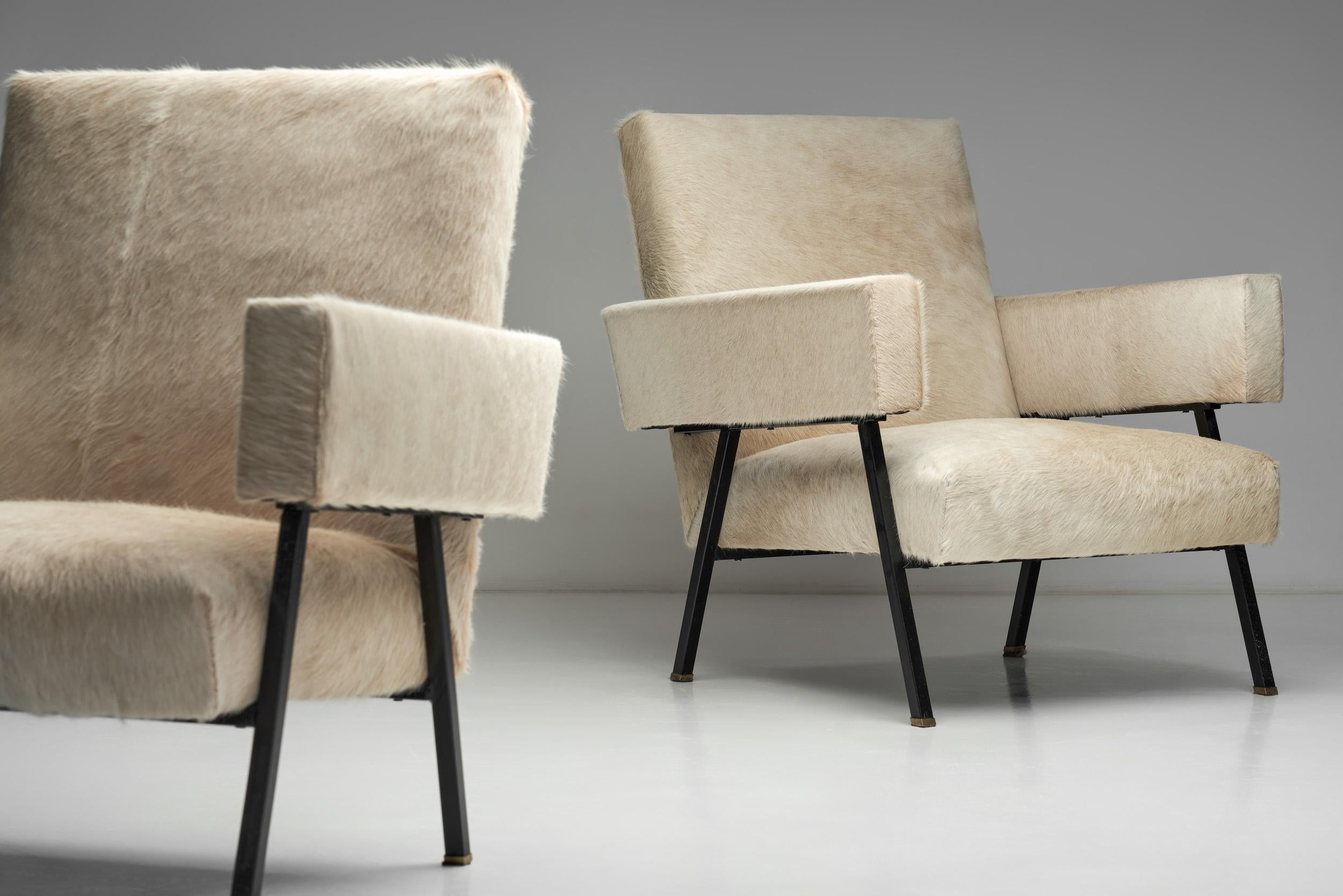 Mid-20th Century Pair of Bonino Armchairs Upholstered in Light Cowhide, Italy 1960s For Sale