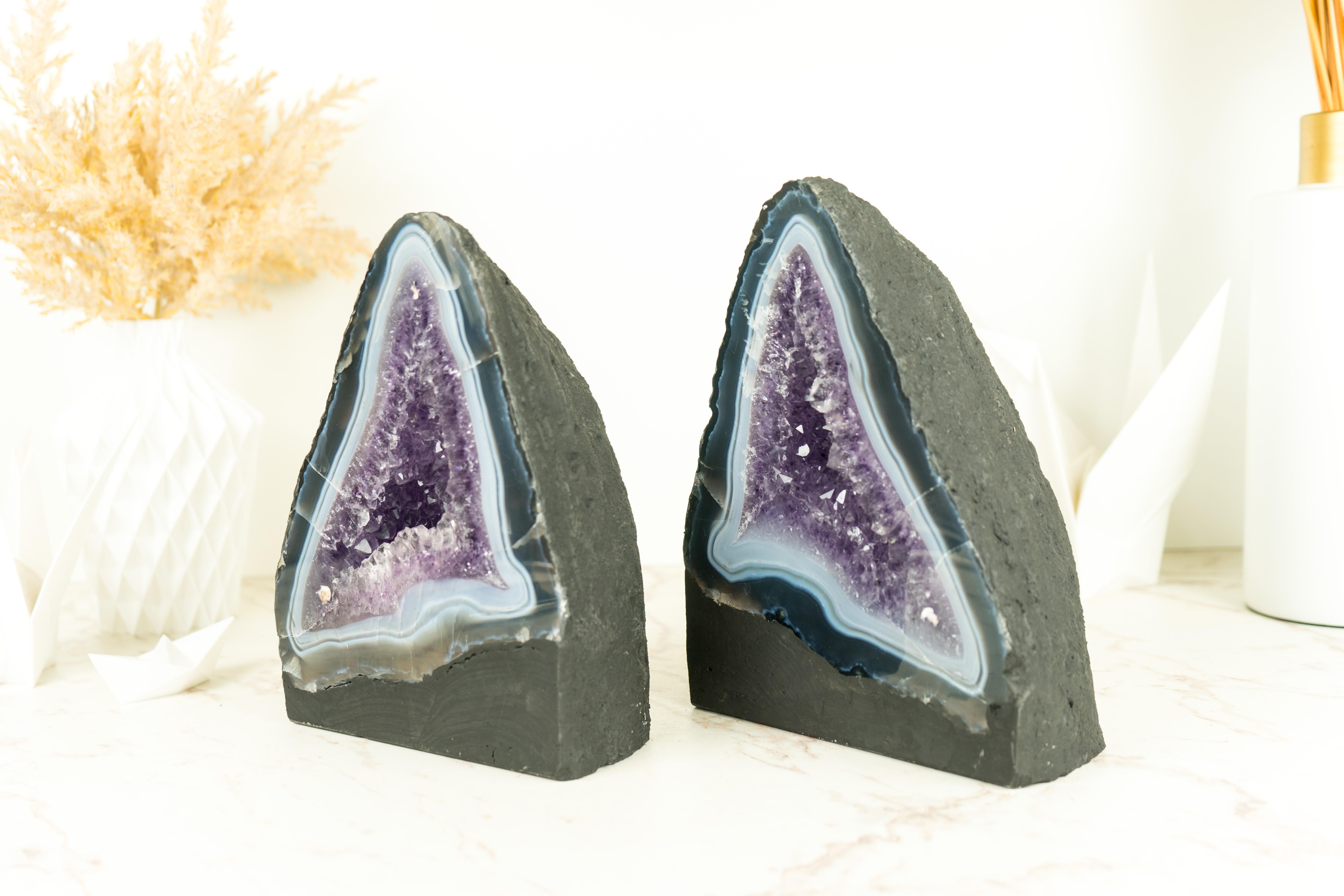 Pair of Book-Matching Blue Lace Agate Geodes with Crystal Amethyst For Sale 6