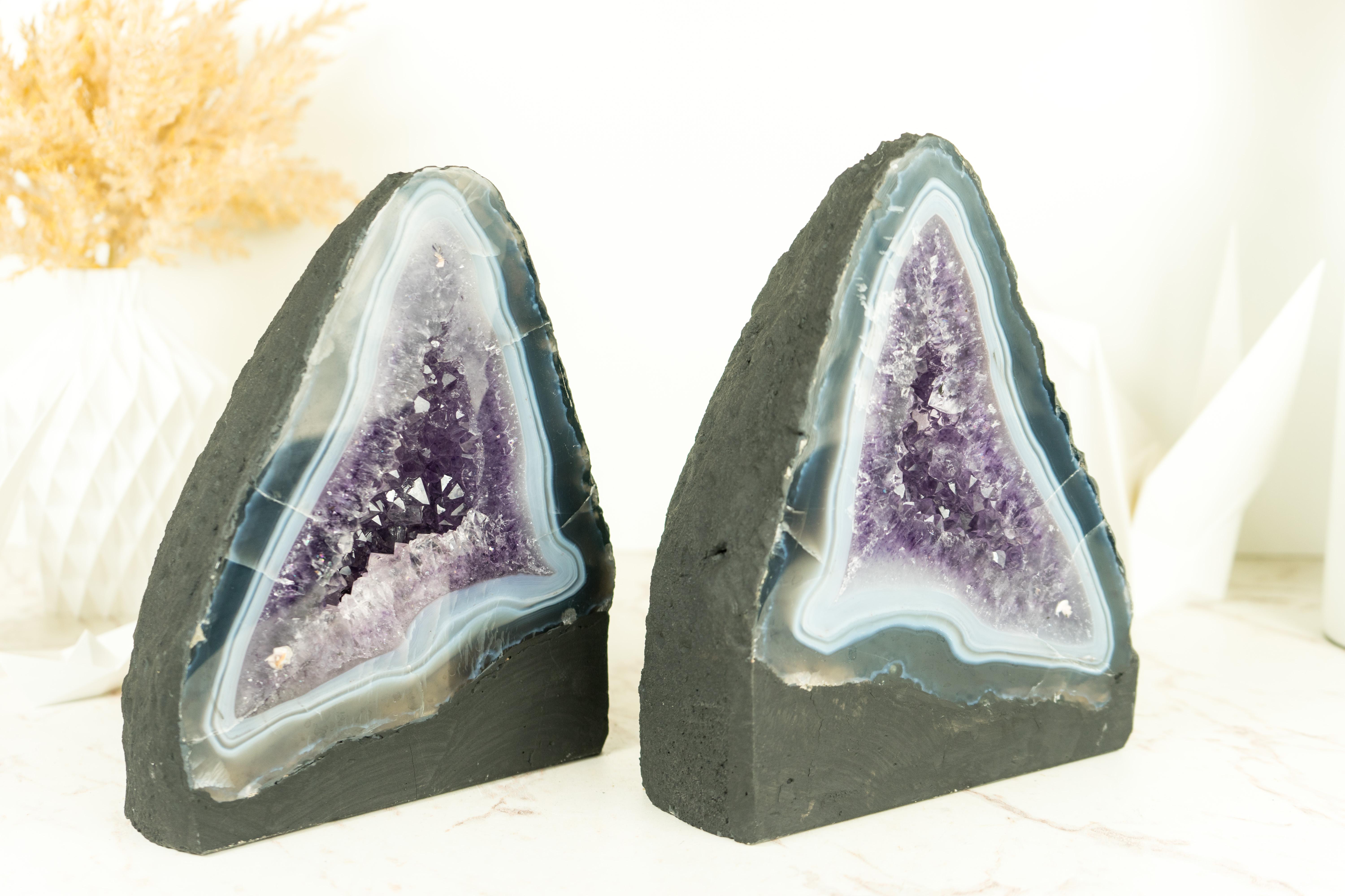 Pair of Book-Matching Blue Lace Agate Geodes with Crystal Amethyst For Sale 8
