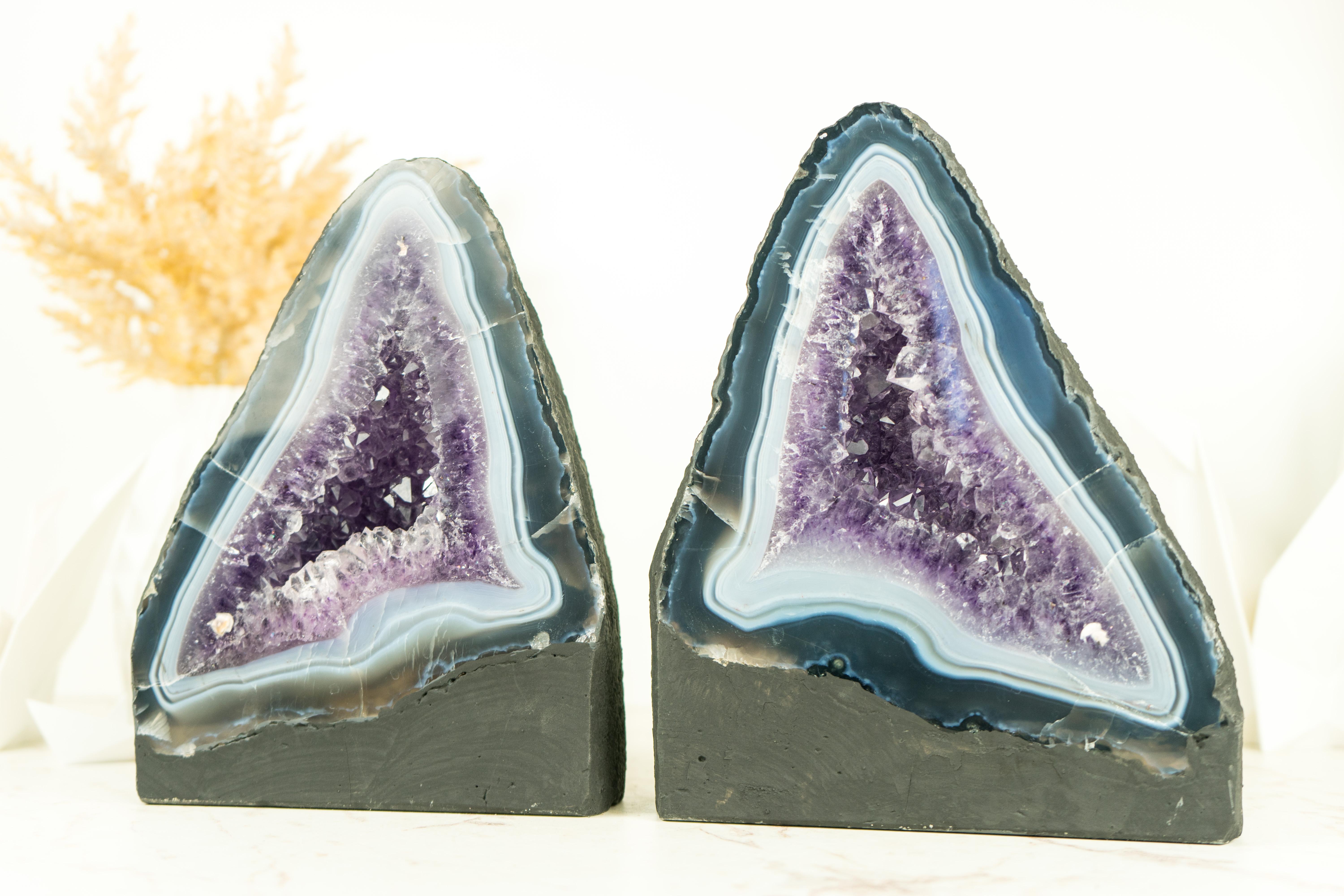 Pair of Book-Matching Blue Lace Agate Geodes with Crystal Amethyst For Sale 9