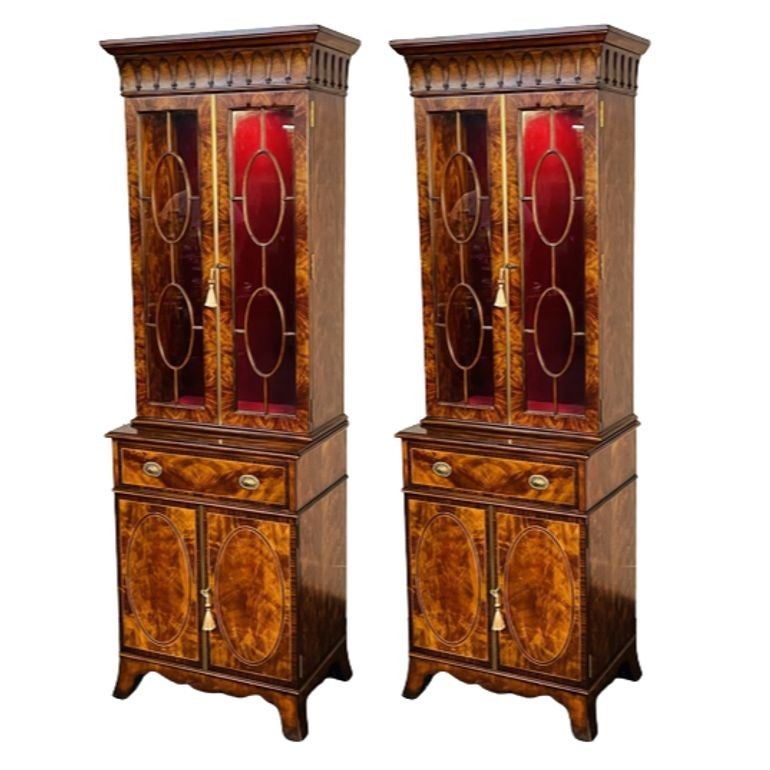 Theodore Alexander, Sheraton Style, Bookcases, Flame Mahogany, Glass, 1970s For Sale