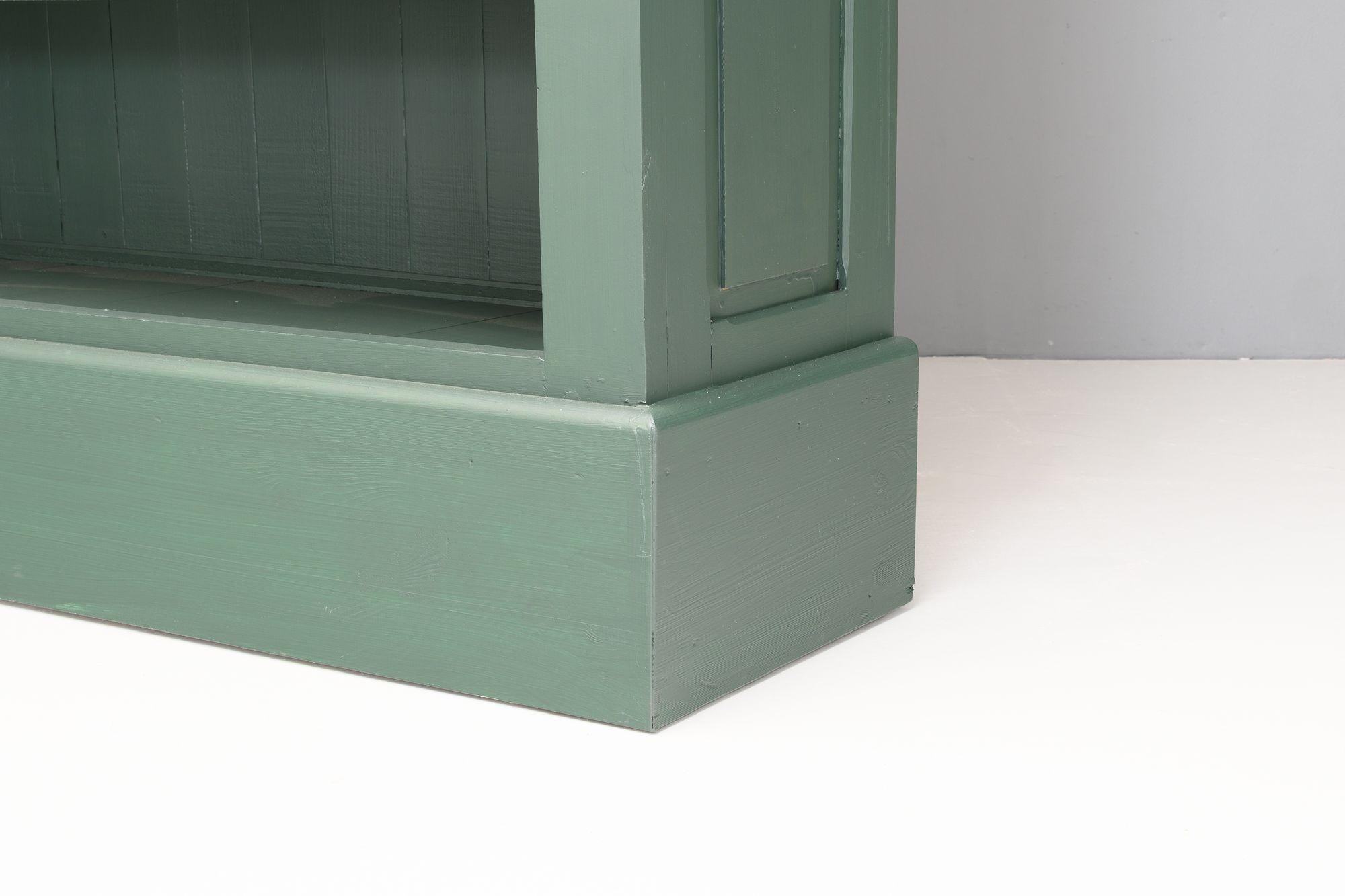 Pair of Bookcases en vente 1