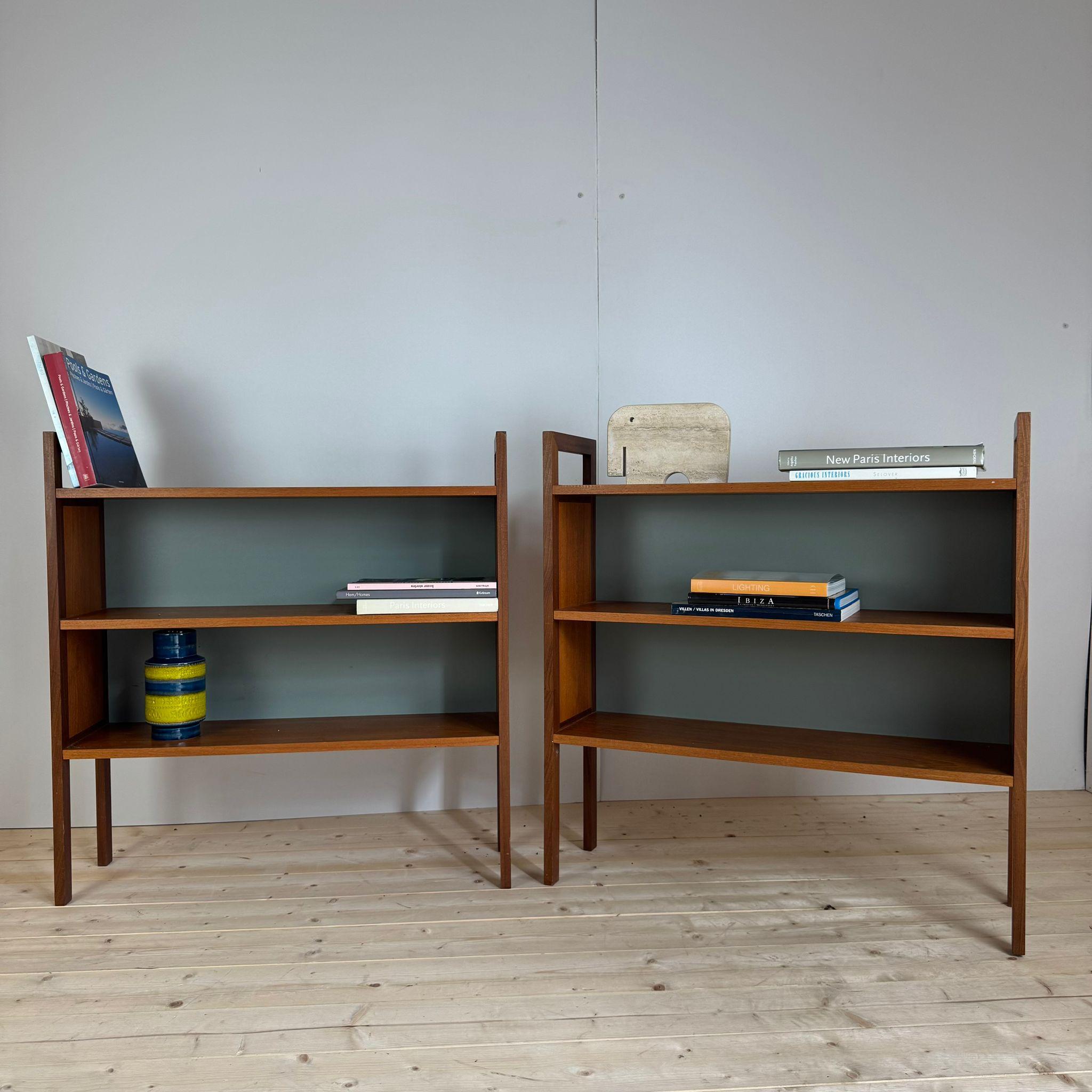 Mid-Century moderno Pair of bookcases in teak, Sweden 1960 in vendita