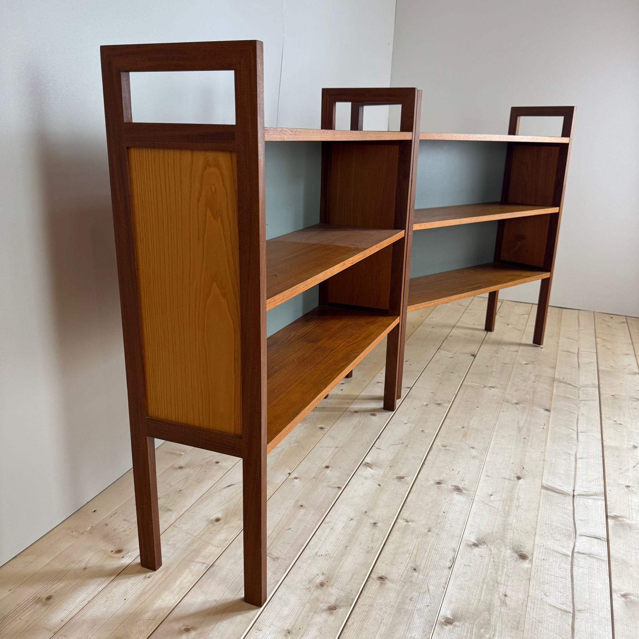 Impiallacciato Pair of bookcases in teak, Sweden 1960 in vendita