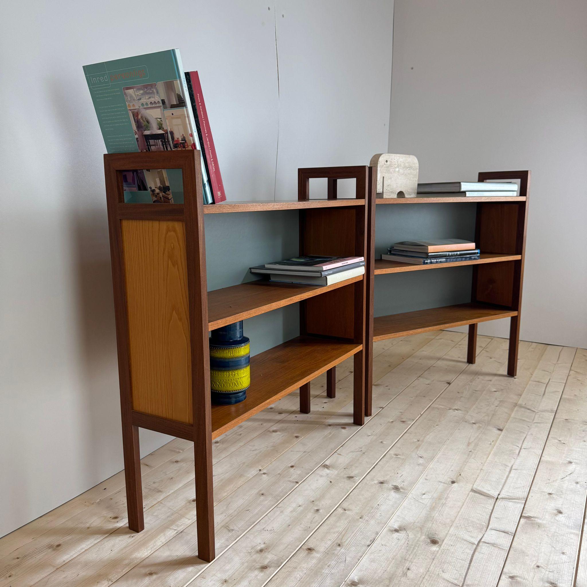 Pair of bookcases in teak, Sweden 1960 In condizioni buone in vendita a Torino, IT