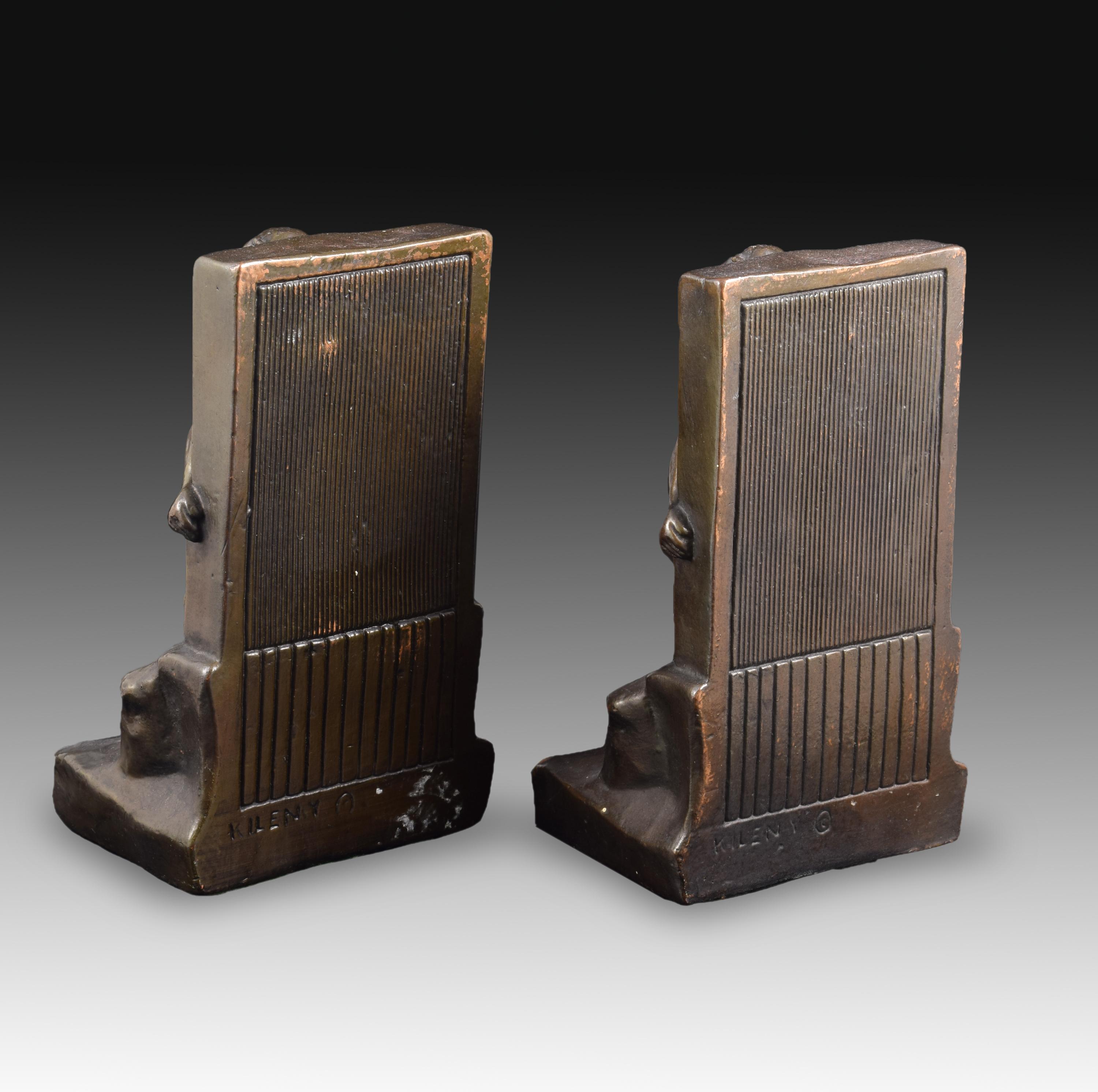 Pair of bookends. Bronze, circa 1920s.
Pair of bronze bookends that have an inscription on the front (The Builder) and another on the back (Kileny). Julio Kileny (United States / Hungary, 1885-1959) was an artist well known for his designs for
