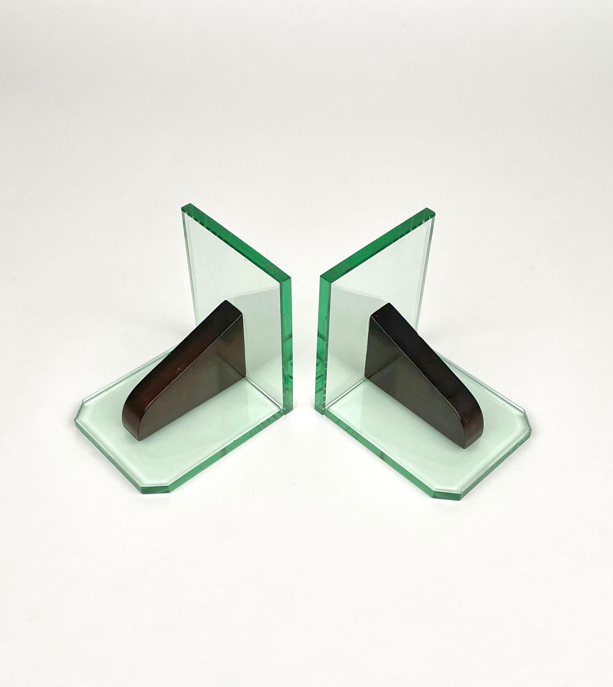Pair of Bookends Glass and Wood in the Style of Fontana Arte Italy 1950s In Good Condition For Sale In Rome, IT