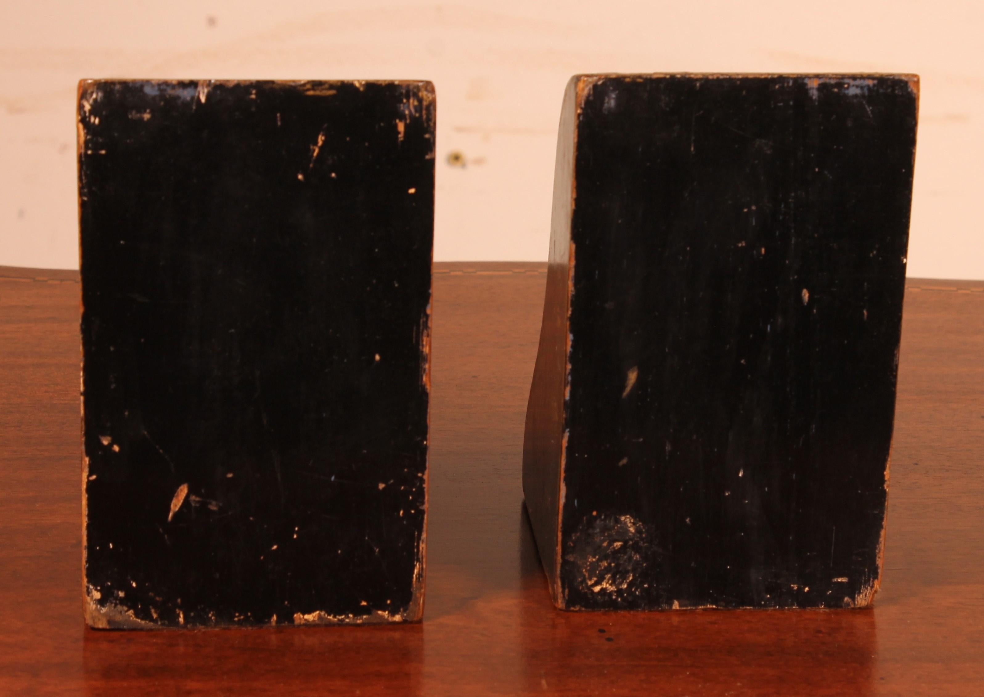 Pair of Bookends in Lacquer Wood with Chinese Decor For Sale 3