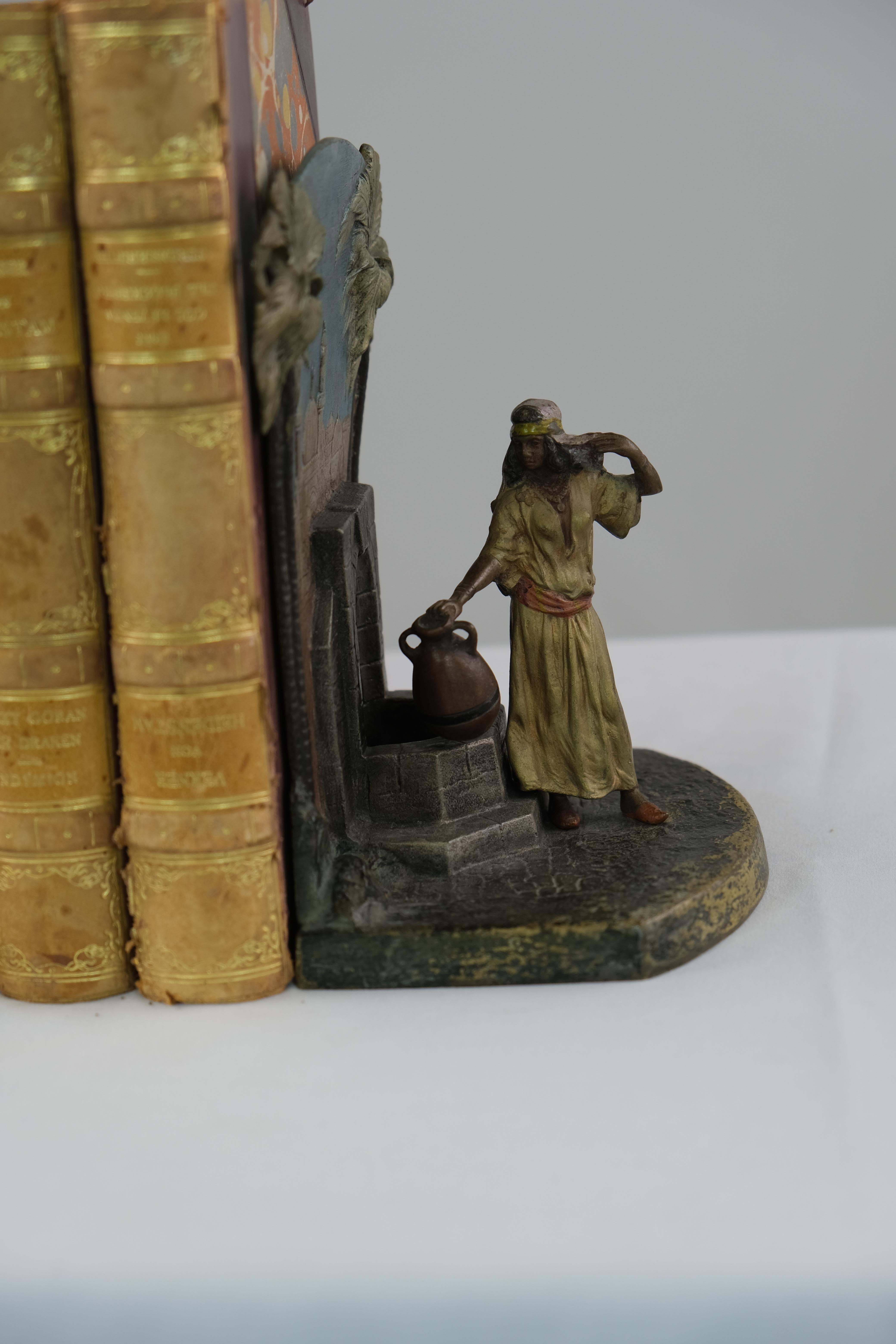 Pareja de atriles para libros, Bronce pintado en frío, Fabricación austriaca alrededor del año 1900. siglo XX