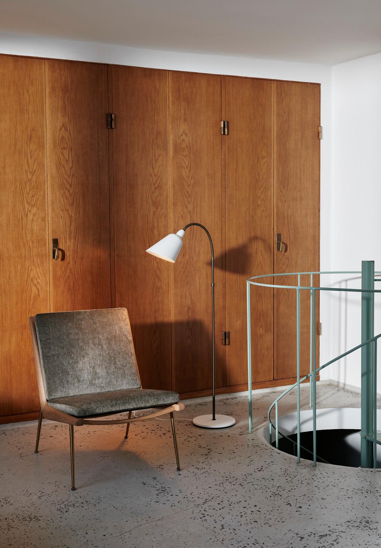 Debuted in 1956, the lounge chair by duo Hvidt & Mølgaard has a no-frills, streamlined form. From the hand-polished wooden frame, to its slender brass legs, the Boomerang endures as a masterpiece of Danish design.

The frame is made from milled