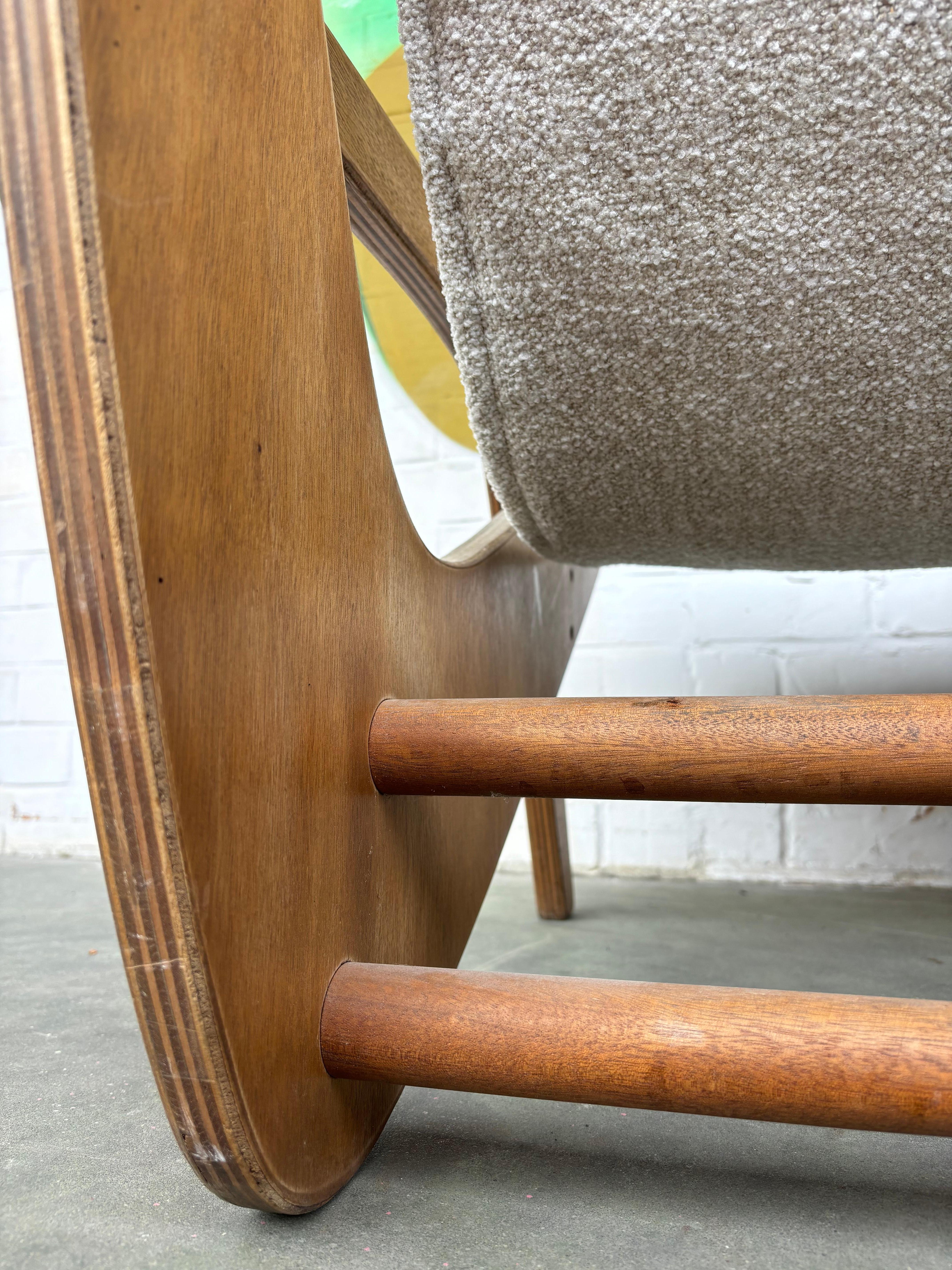 Pair of boomerang slipper chairs by Zanine Caldas For Sale 8