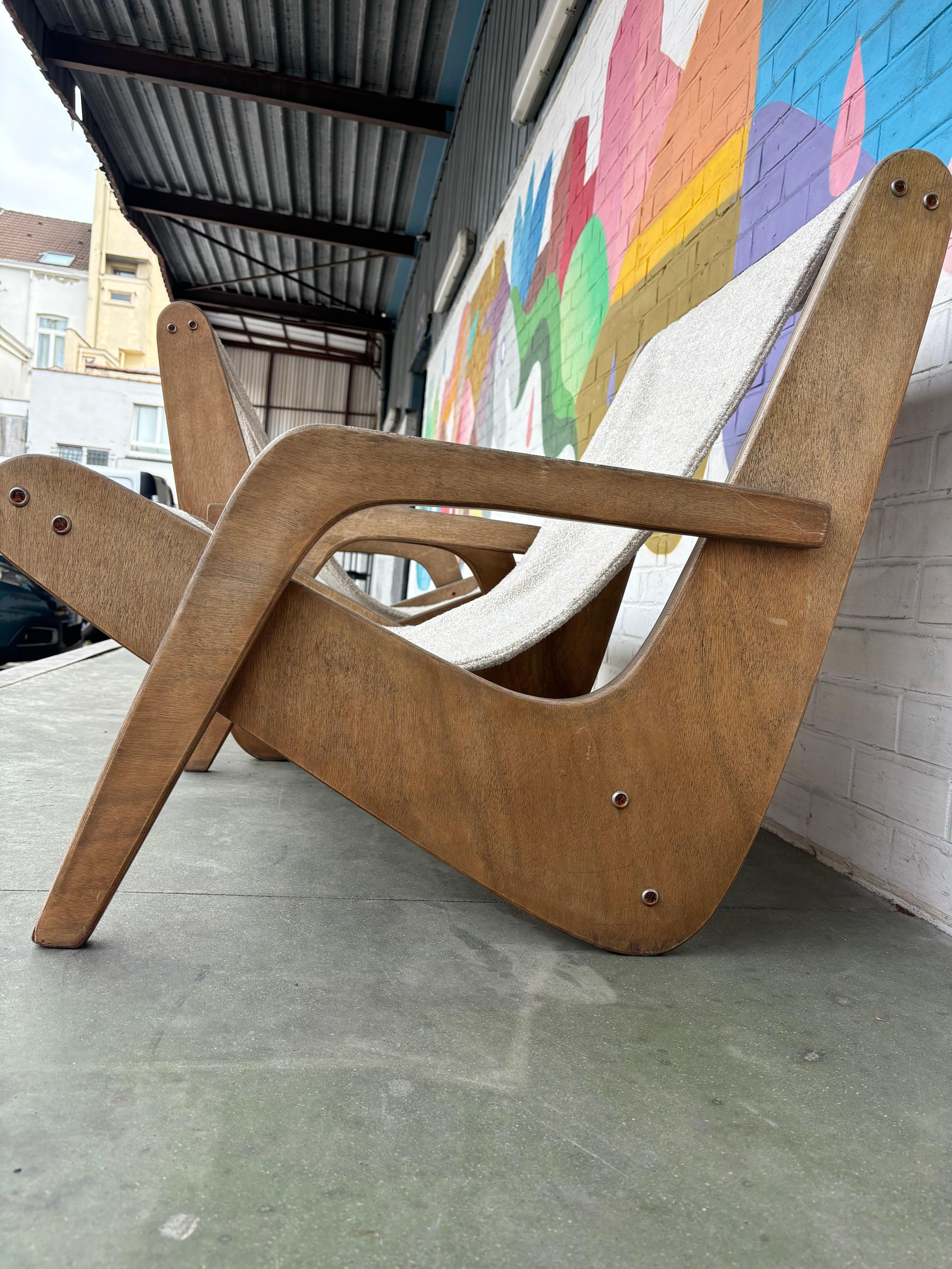 Pair of boomerang slipper chairs by Zanine Caldas For Sale 10