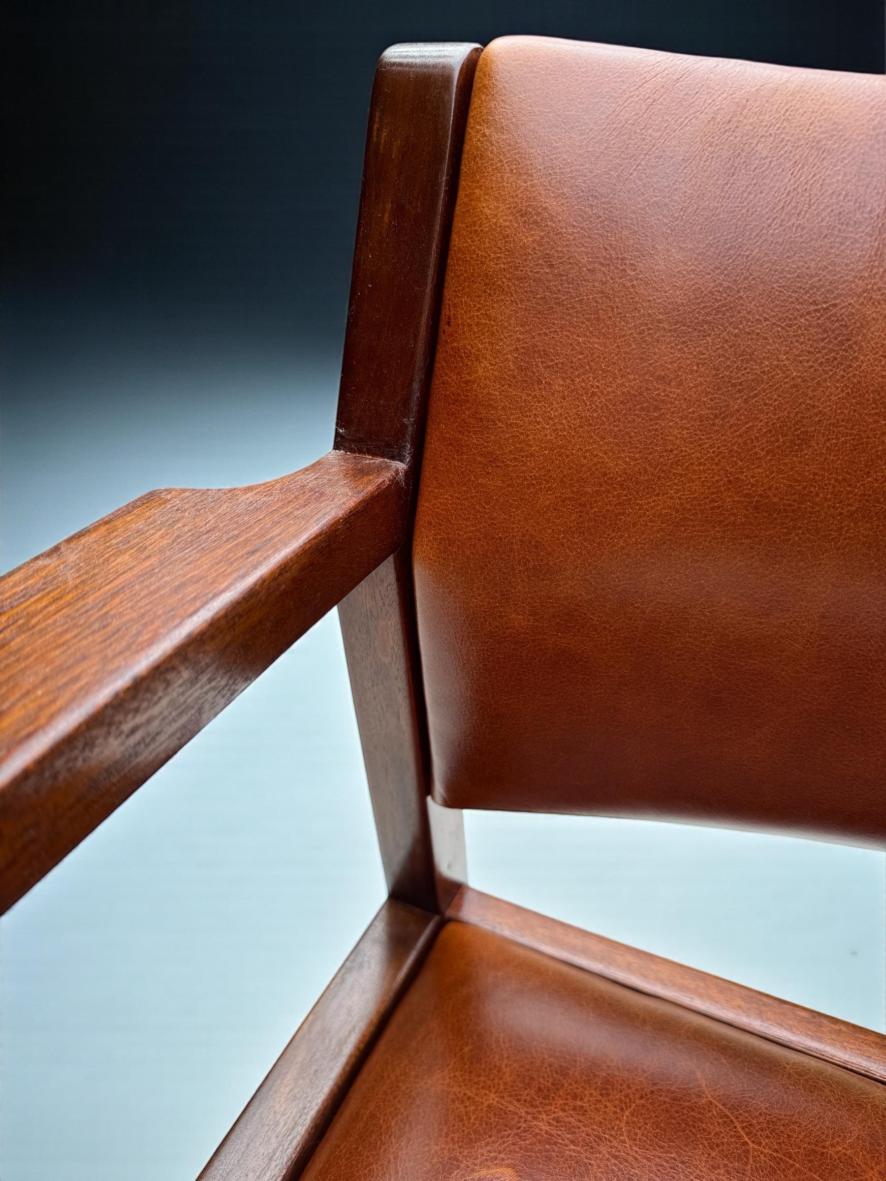 Pair of Borge Mogensen Model BM73 Armchairs in Teak and Leather, Denmark 1960's For Sale 4