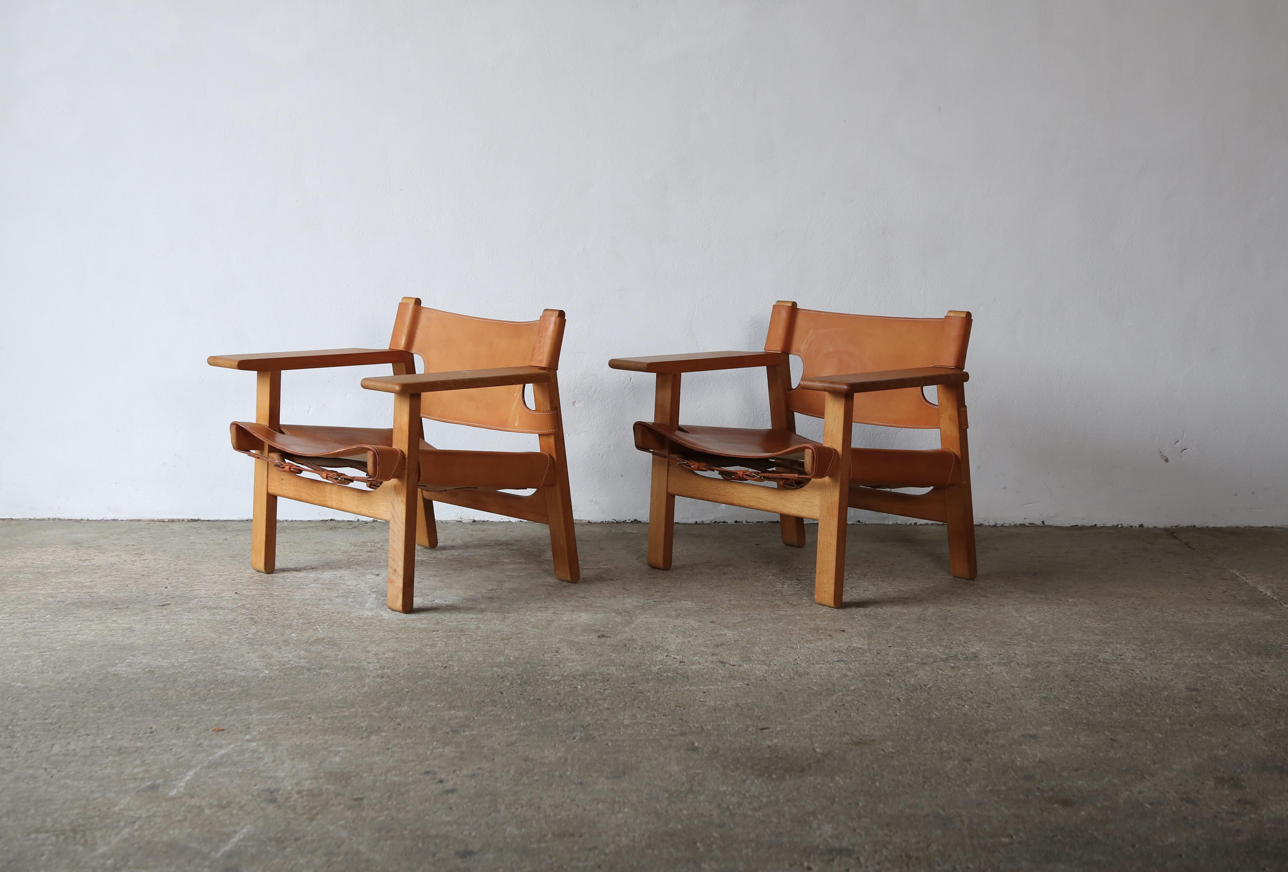 Pair of Borge Mogensen Spanish Chairs, Denmark In Good Condition In London, GB