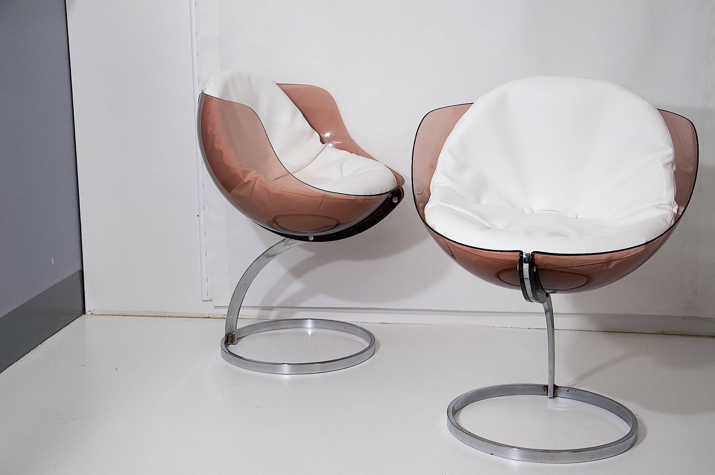 Pair of Boris Tabacoff sphere chairs for Mobilier Modulaire Moderne
Re-upholstered armchair, done exactly like the original, by a cellar.