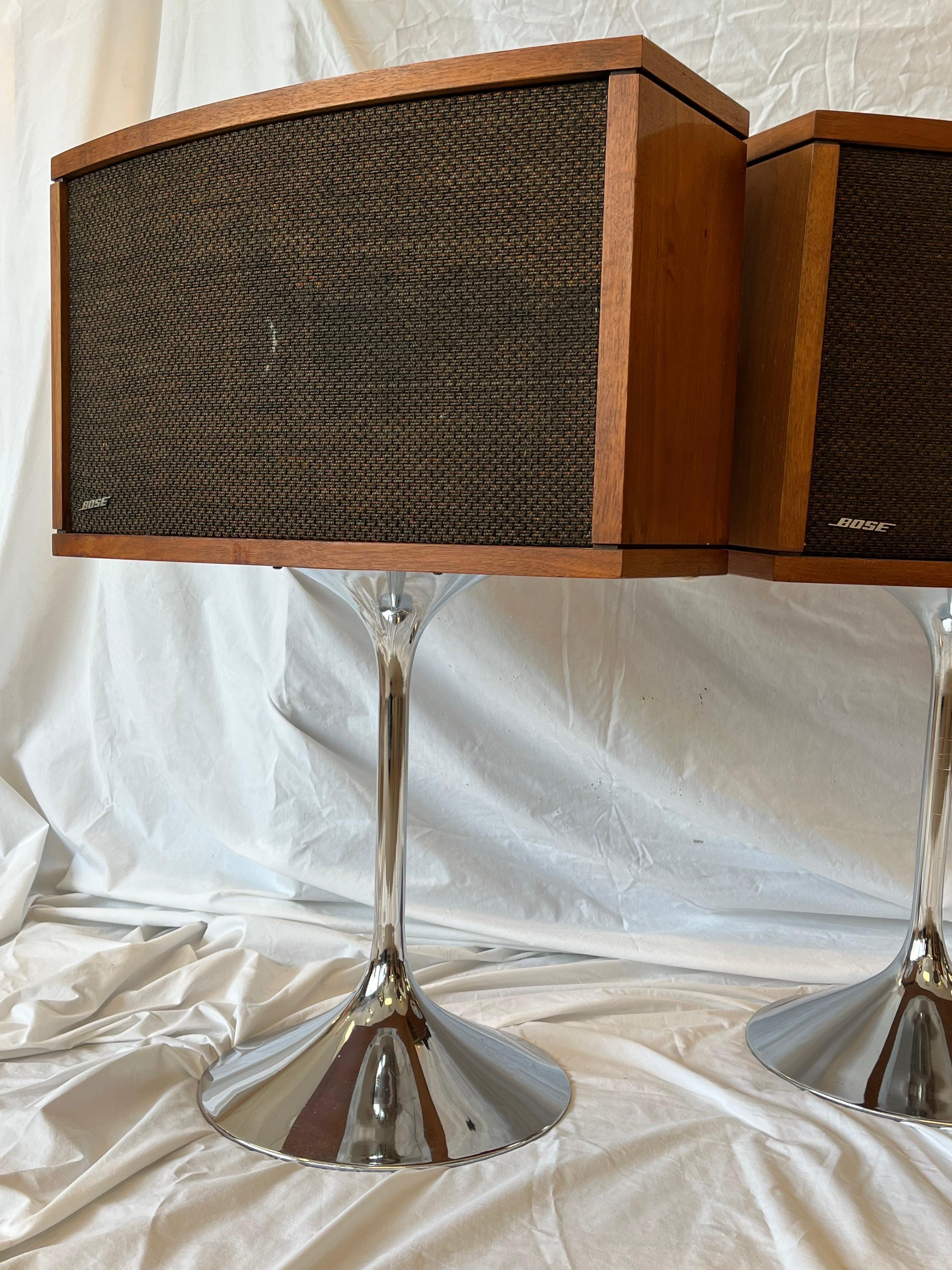 Pair of Bose 901 Chrome Tulip Base Speakers Reflecting and Direct Discontinued  In Good Condition In Atlanta, GA