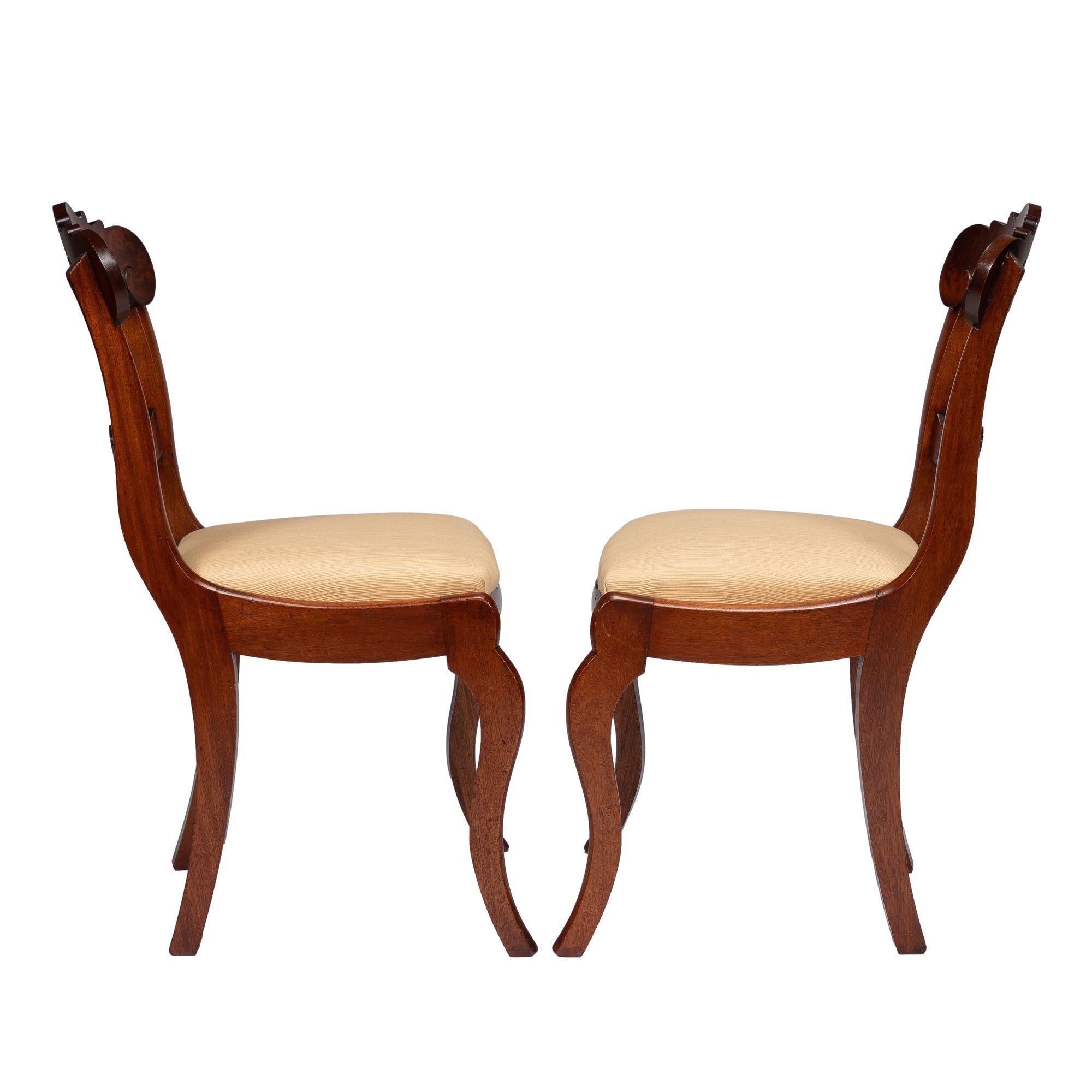 Pair of Boston late Classical slip seat mahogany side chairs, 1830-45 For Sale 4