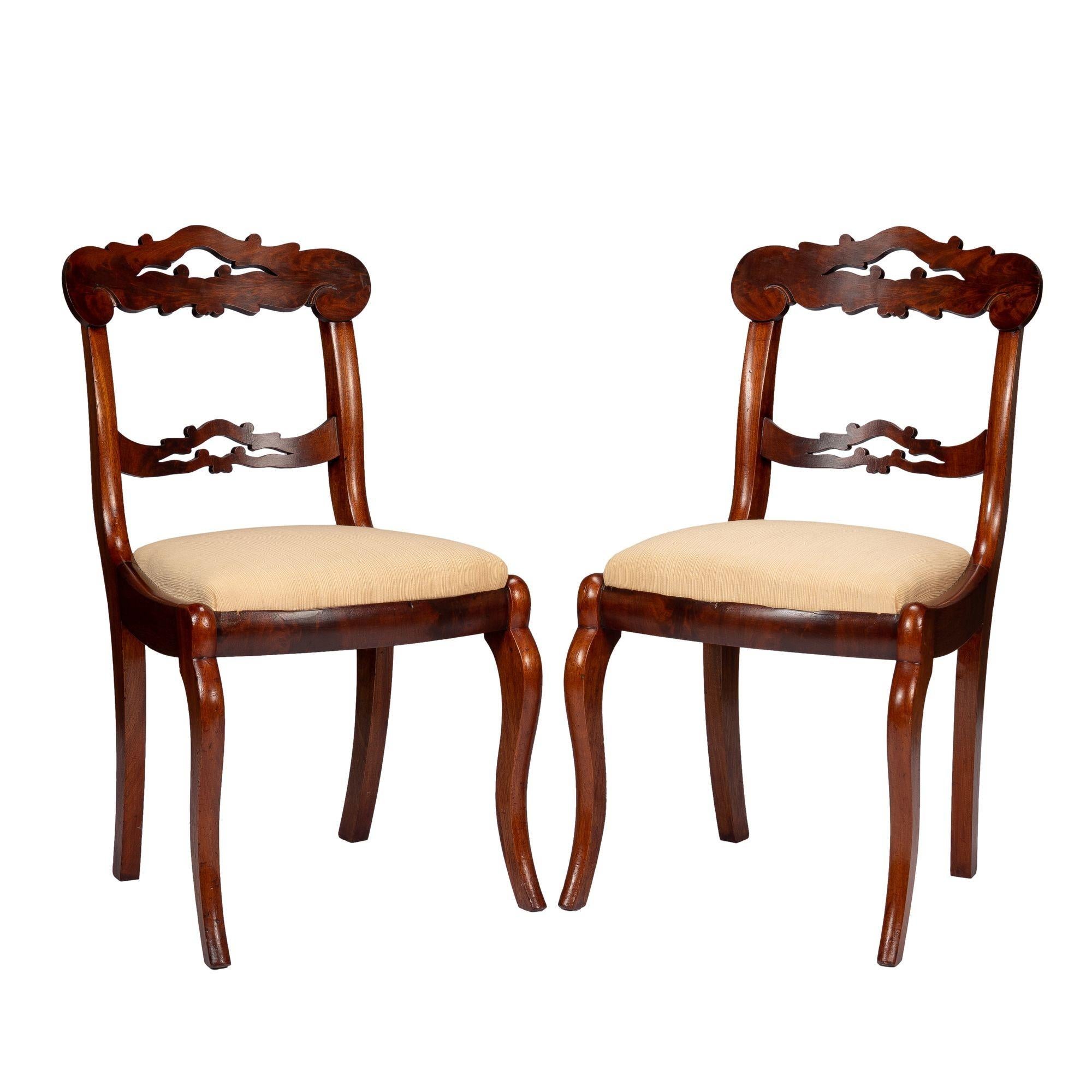 Paar Bostoner Beistellstühle aus Mahagoni im späten klassischen Stil mit Schlickersitz, 1830-45 im Angebot 5