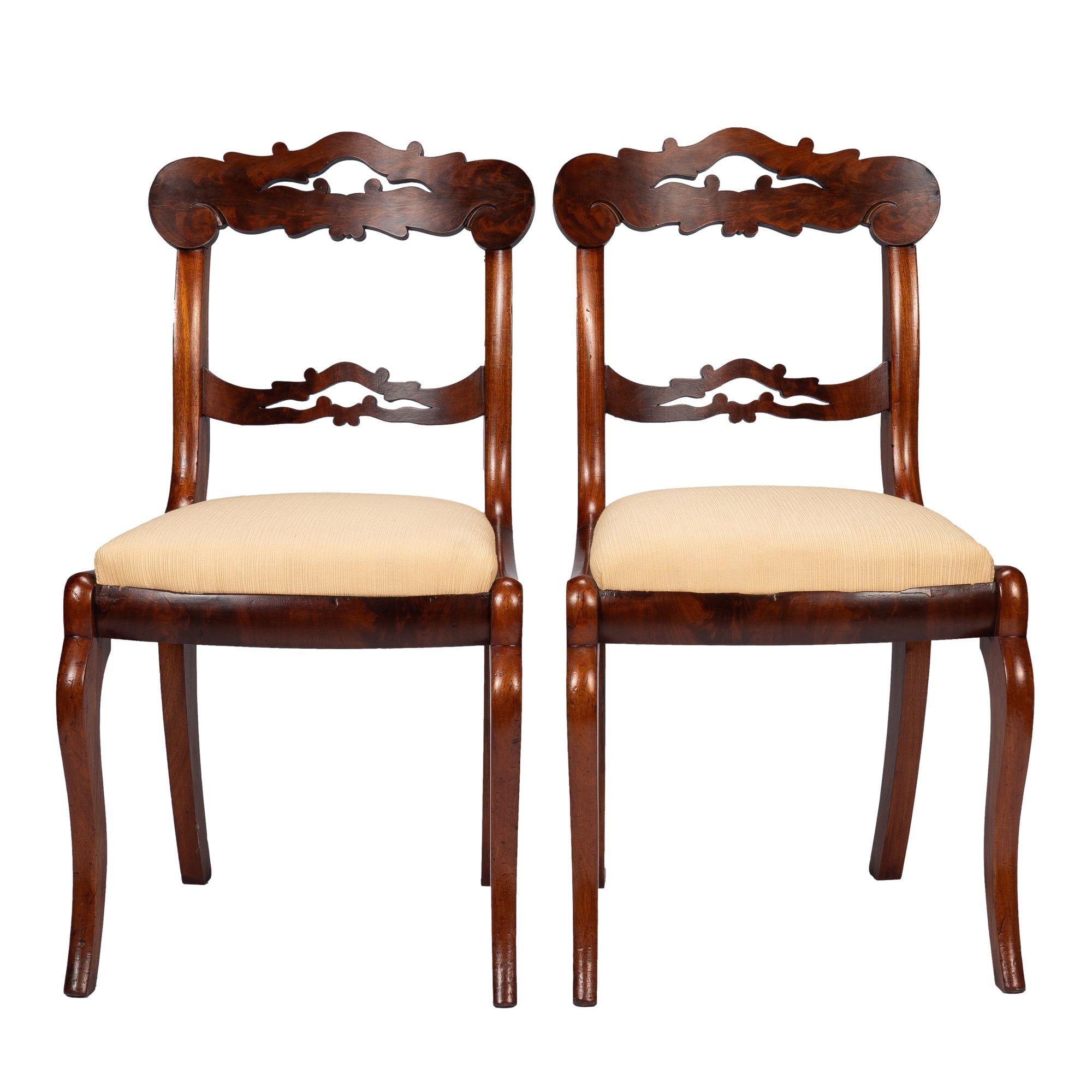 Paar Bostoner Beistellstühle aus Mahagoni im späten klassischen Stil mit Schlickersitz, 1830-45 (Amerikanische Klassik) im Angebot
