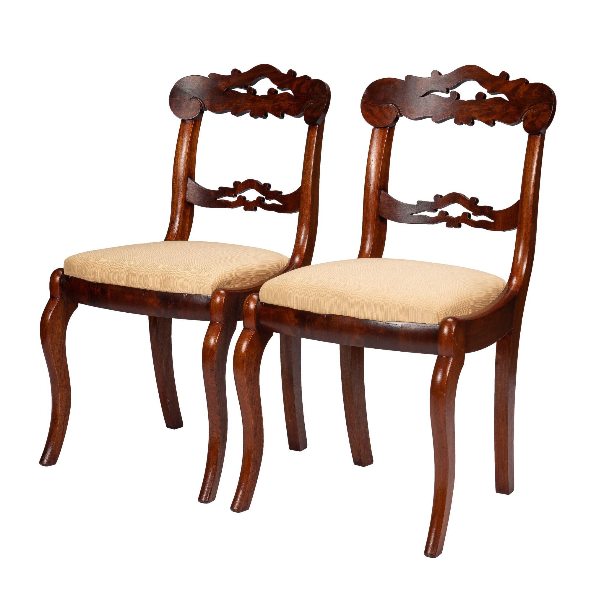 Paar Bostoner Beistellstühle aus Mahagoni im späten klassischen Stil mit Schlickersitz, 1830-45 im Zustand „Gut“ im Angebot in Kenilworth, IL