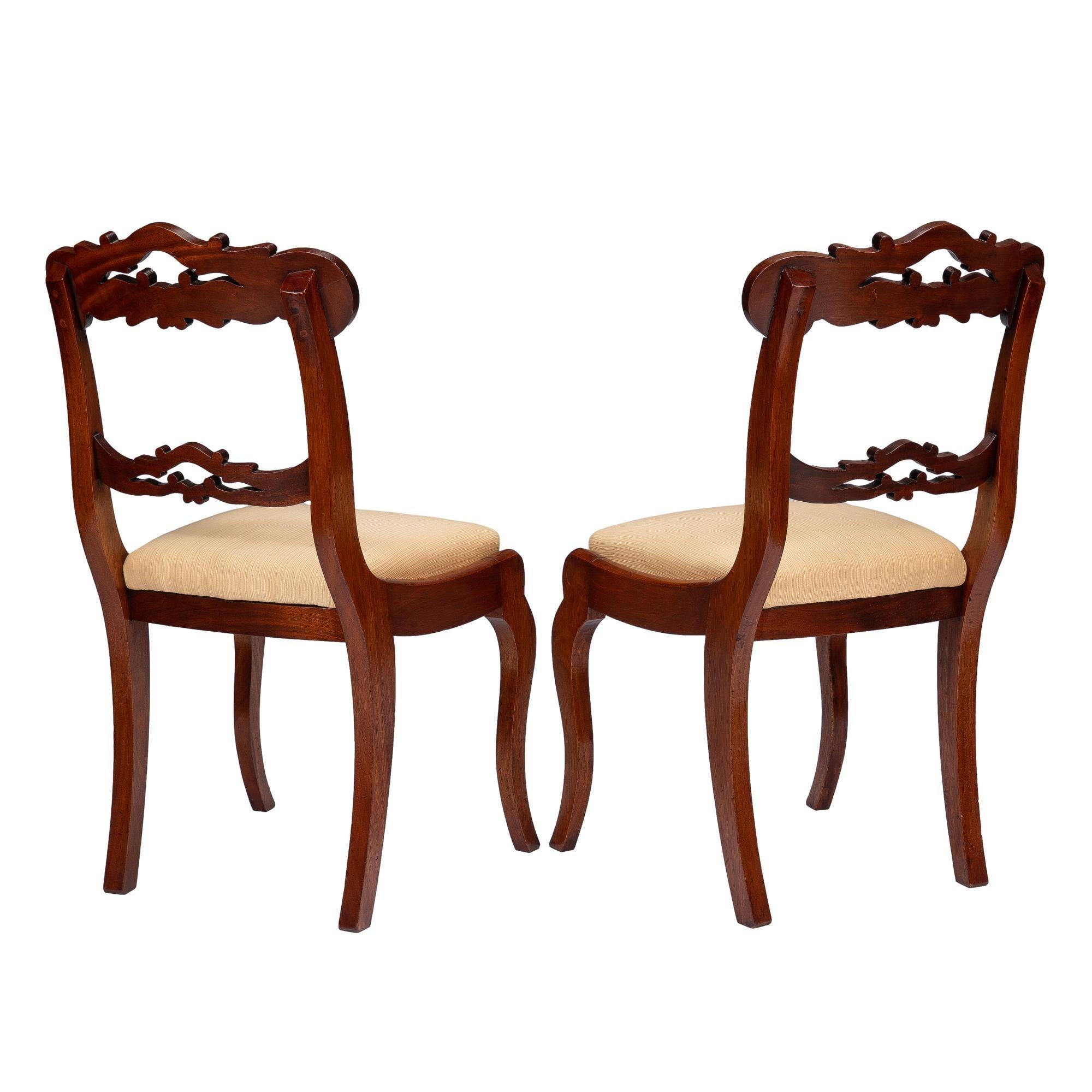 Pair of Boston late Classical slip seat mahogany side chairs, 1830-45 For Sale 3