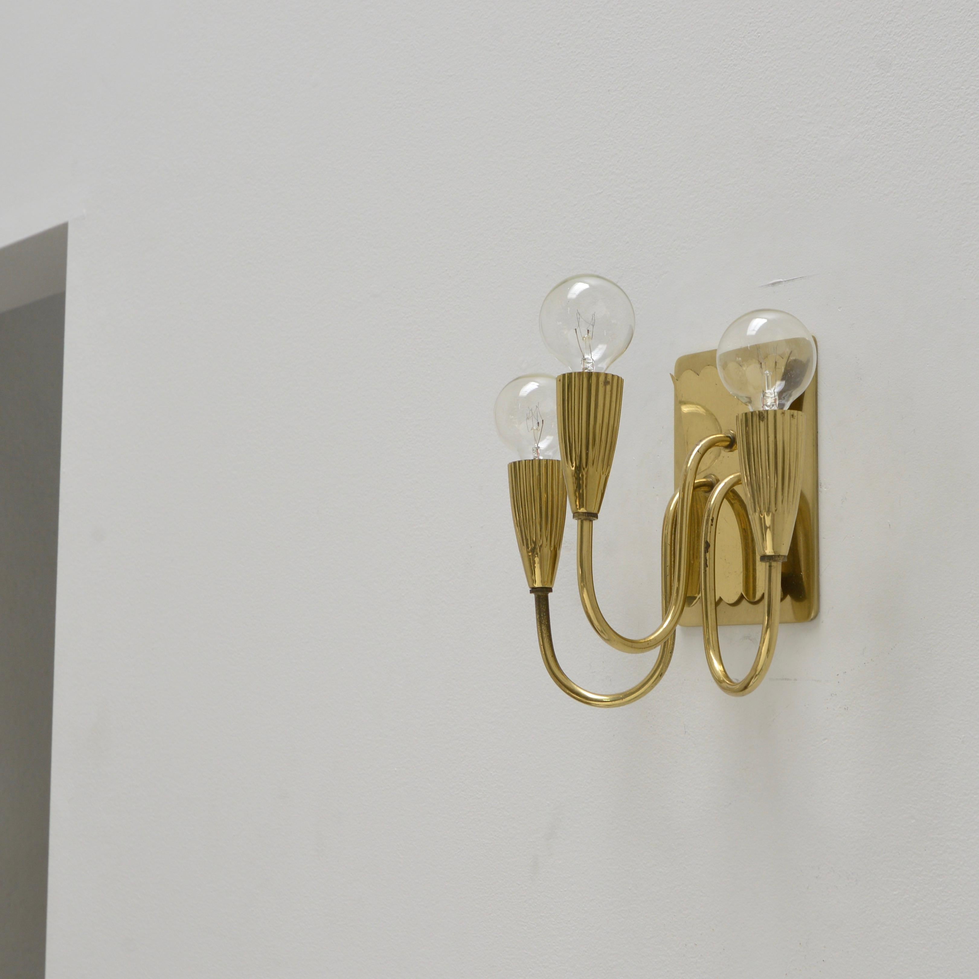 Pair of Botanical Brass Sconces In Good Condition In Los Angeles, CA