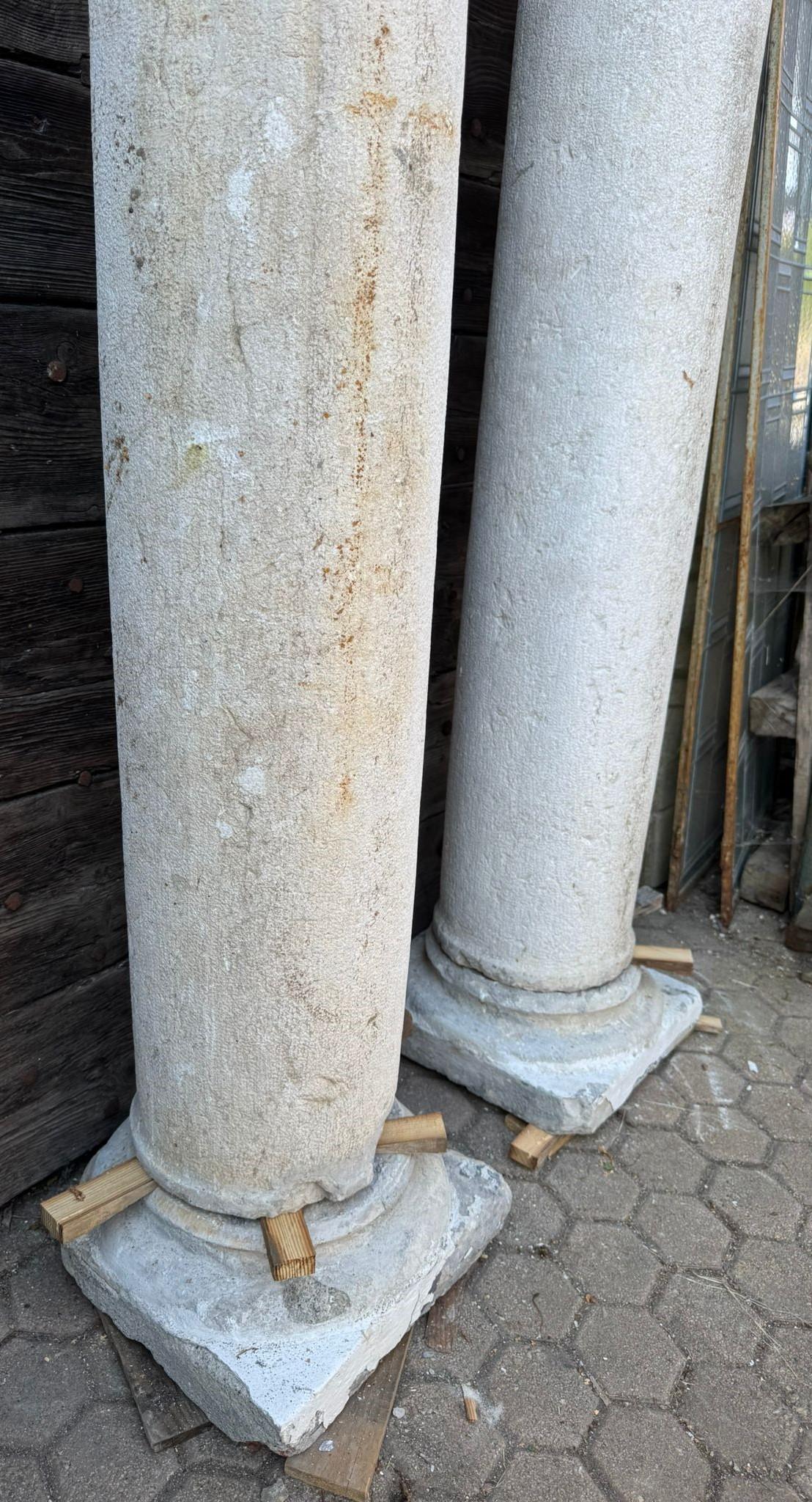 Pareja de columnas Botticino con capiteles y base, Italia Italiano en venta