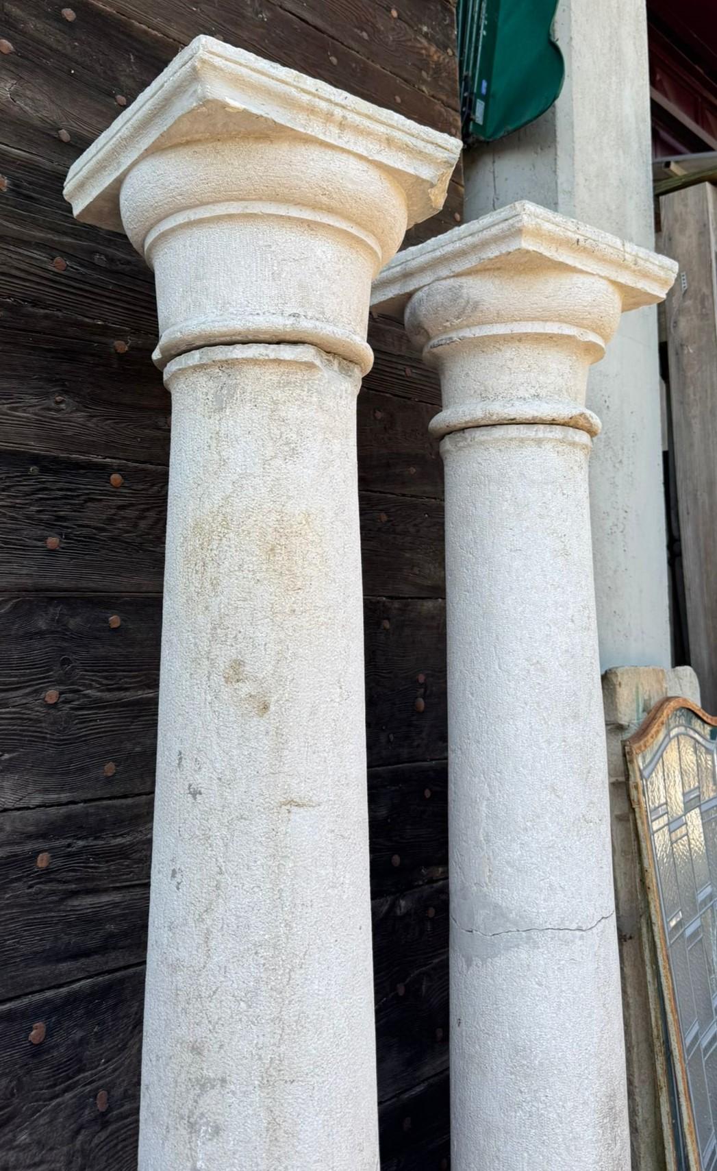 Pareja de columnas Botticino con capiteles y base, Italia Piedra en venta