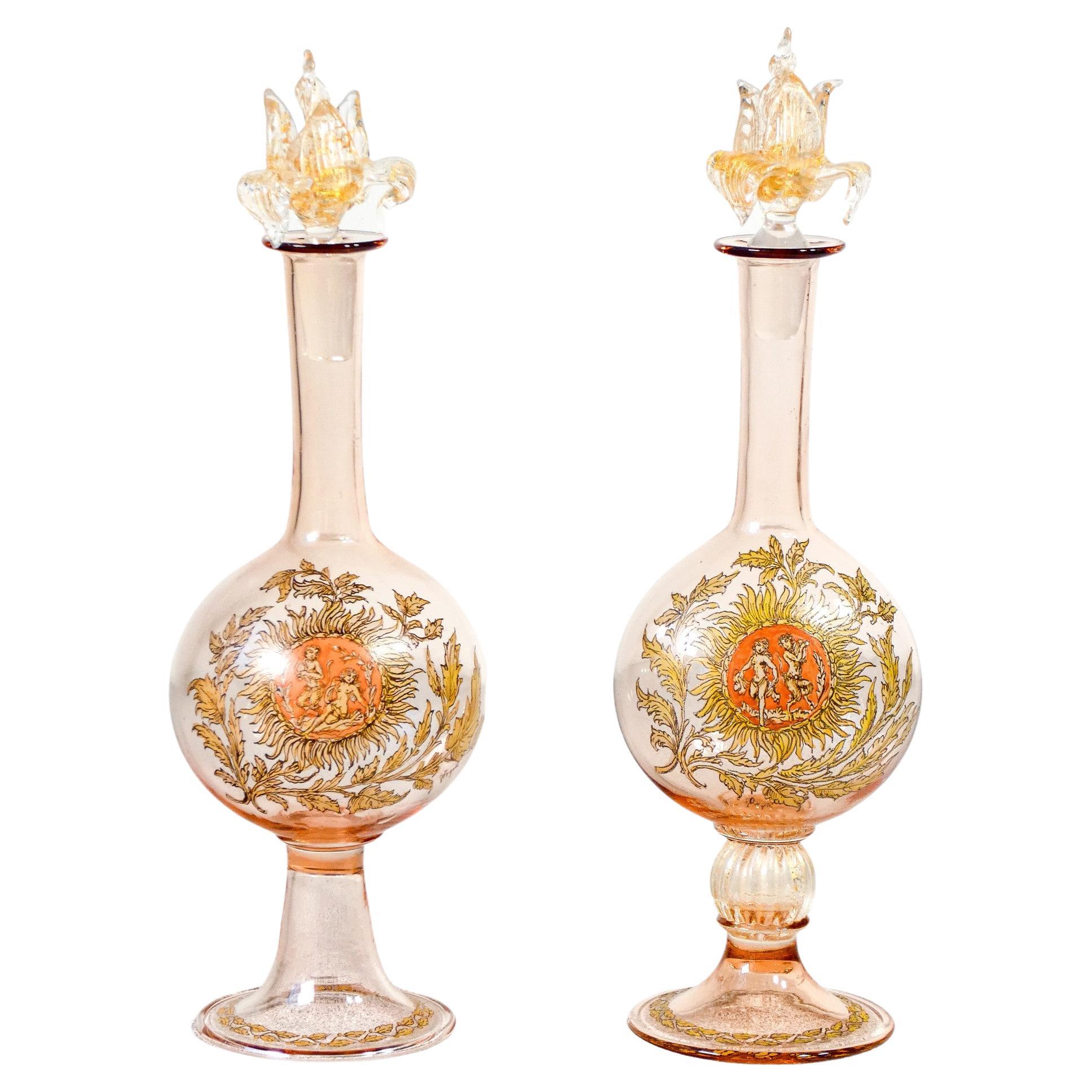 Paire de bouteilles en verre de Murano soufflé, début du 20e siècle en vente