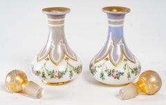 Paire de bouteilles en opaline peinte et dorée, période Napoléon III