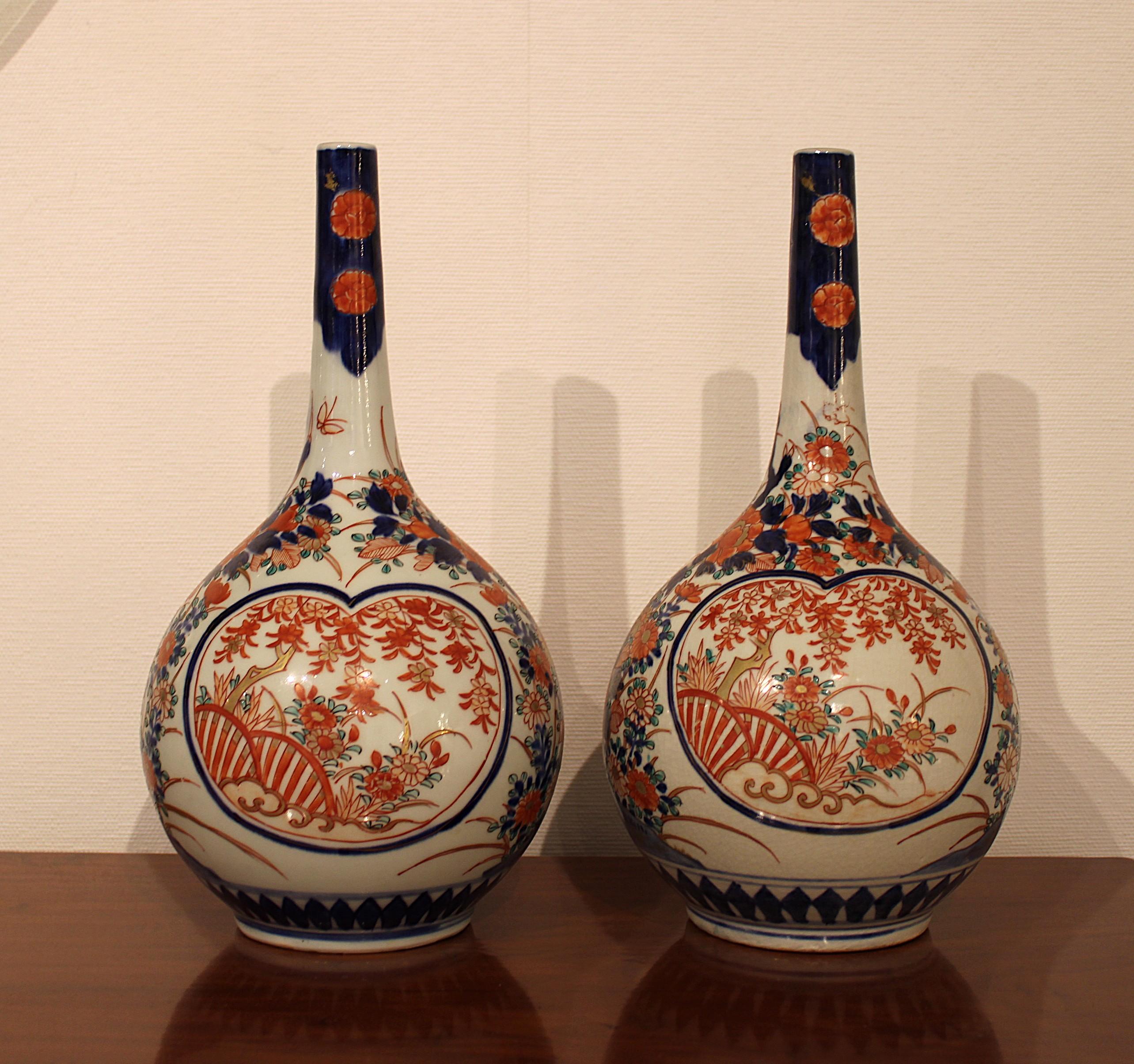 Japonais Pair of bottles vases from Japan en vente