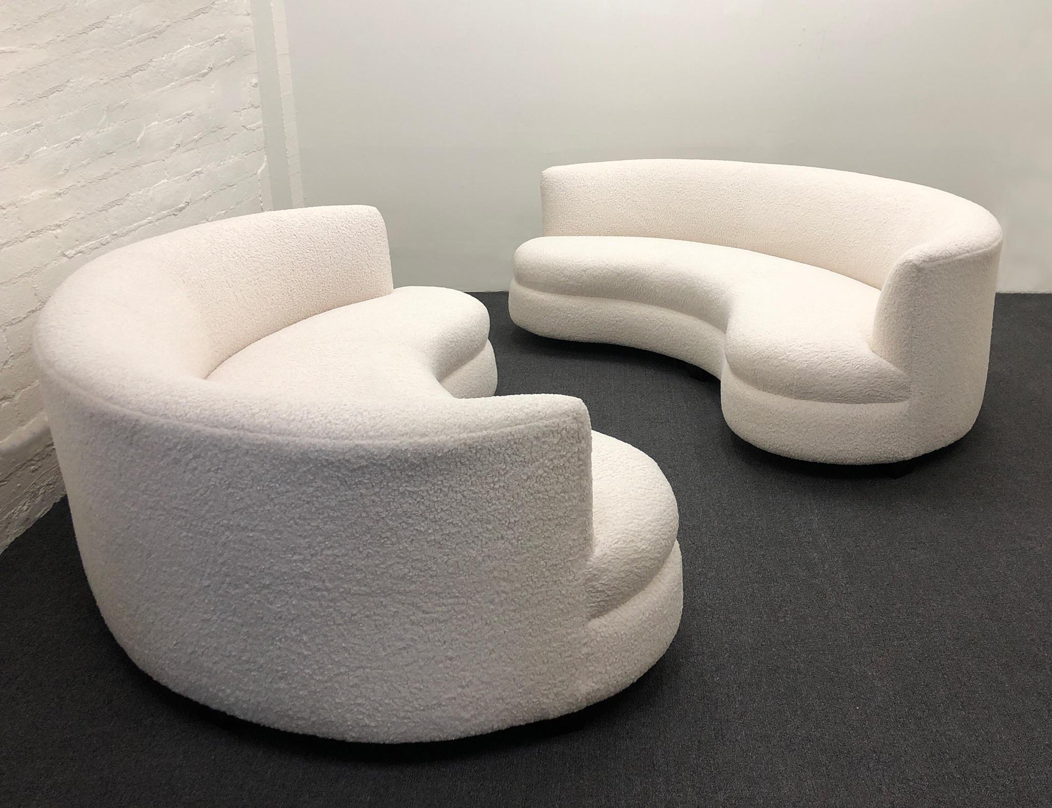 Glamorous pair of 1960’s kidney shaped sofas.
Newly reupholstered in a stunning nubby Boucle fabric.
Measurements: 84” wide, 48” deep, 28.5” high, 17.5” seat, 25” deep seat at center.