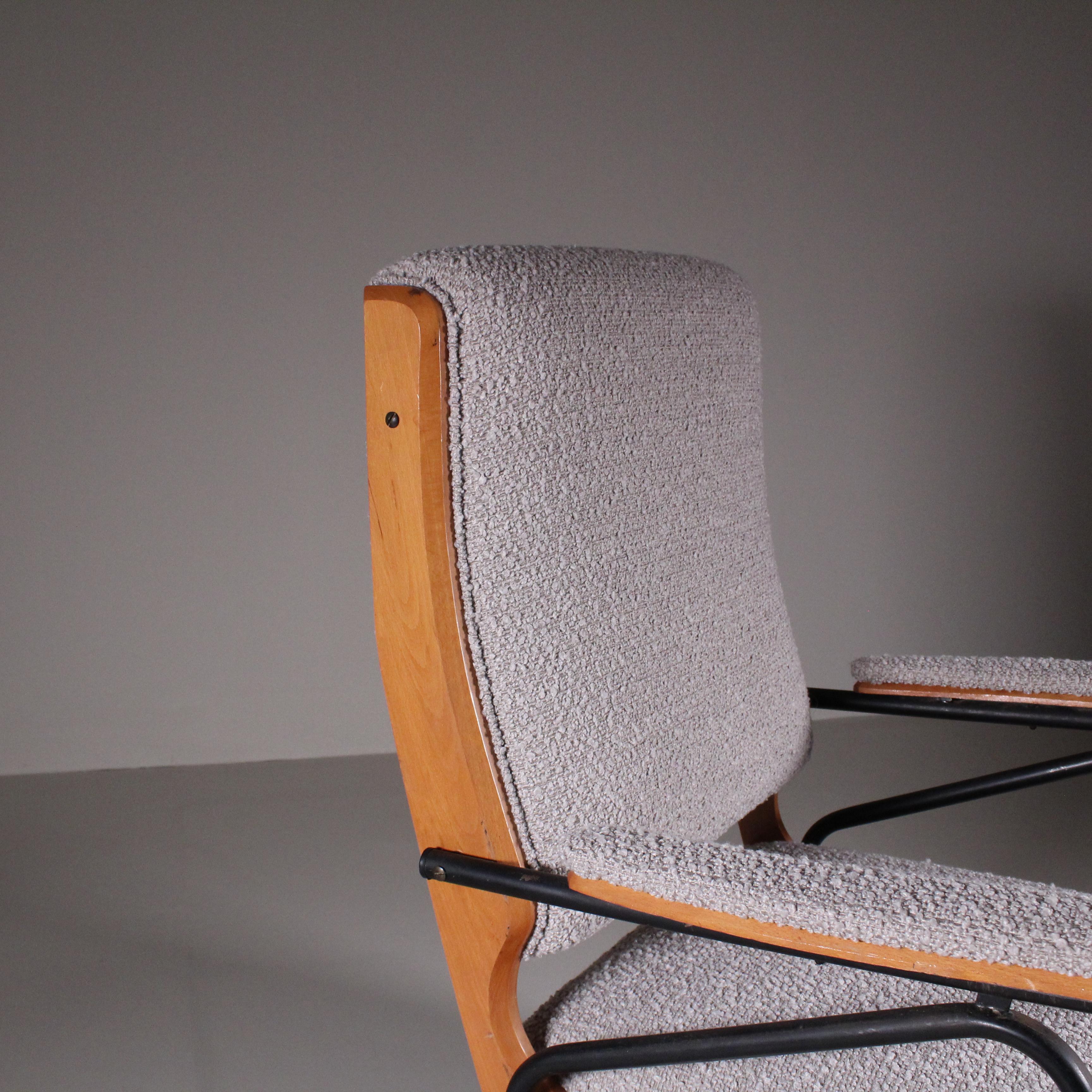 Mid-Century Modern Paire de fauteuils de repos en bouclette, fabrication italienne, vers 1960. en vente