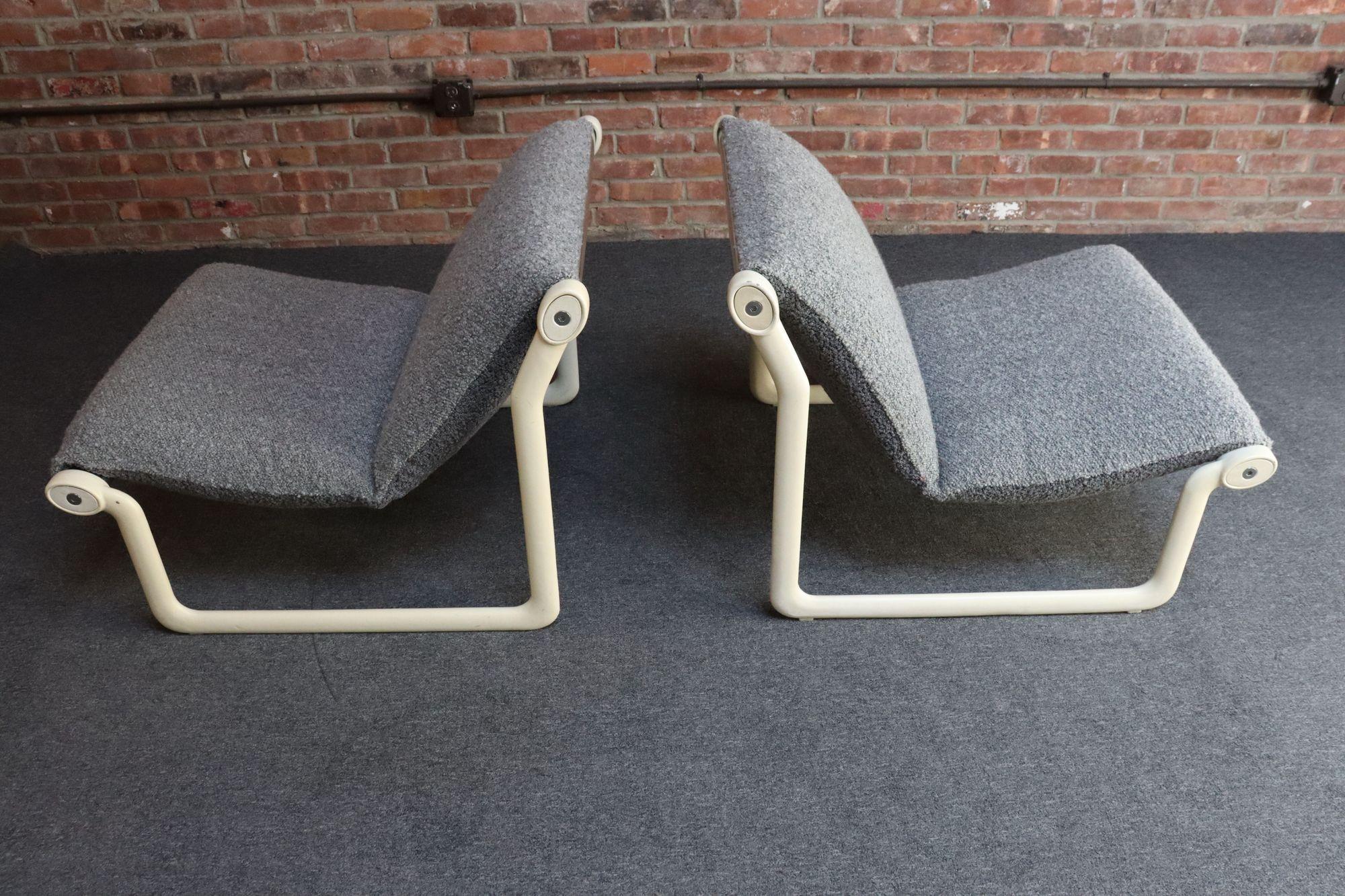 Verniciatura a polvere Coppia di sedie Slipper in Bouclé di Bruce Hannah & Andrew Morrison per Knoll in vendita