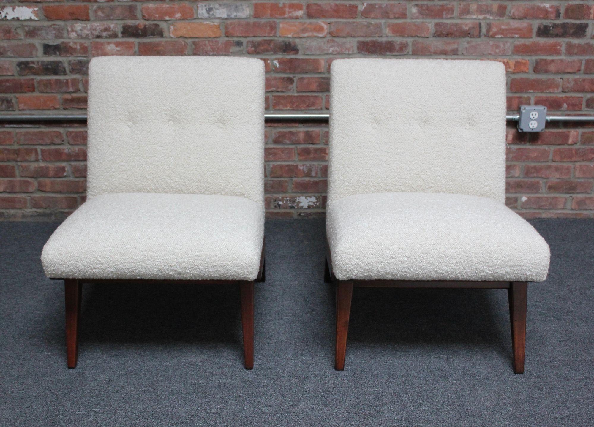 Mid-Century Modern Pair of Bouclé Slipper Chairs Designed by Jens Risom for H.G. Knoll Associates For Sale