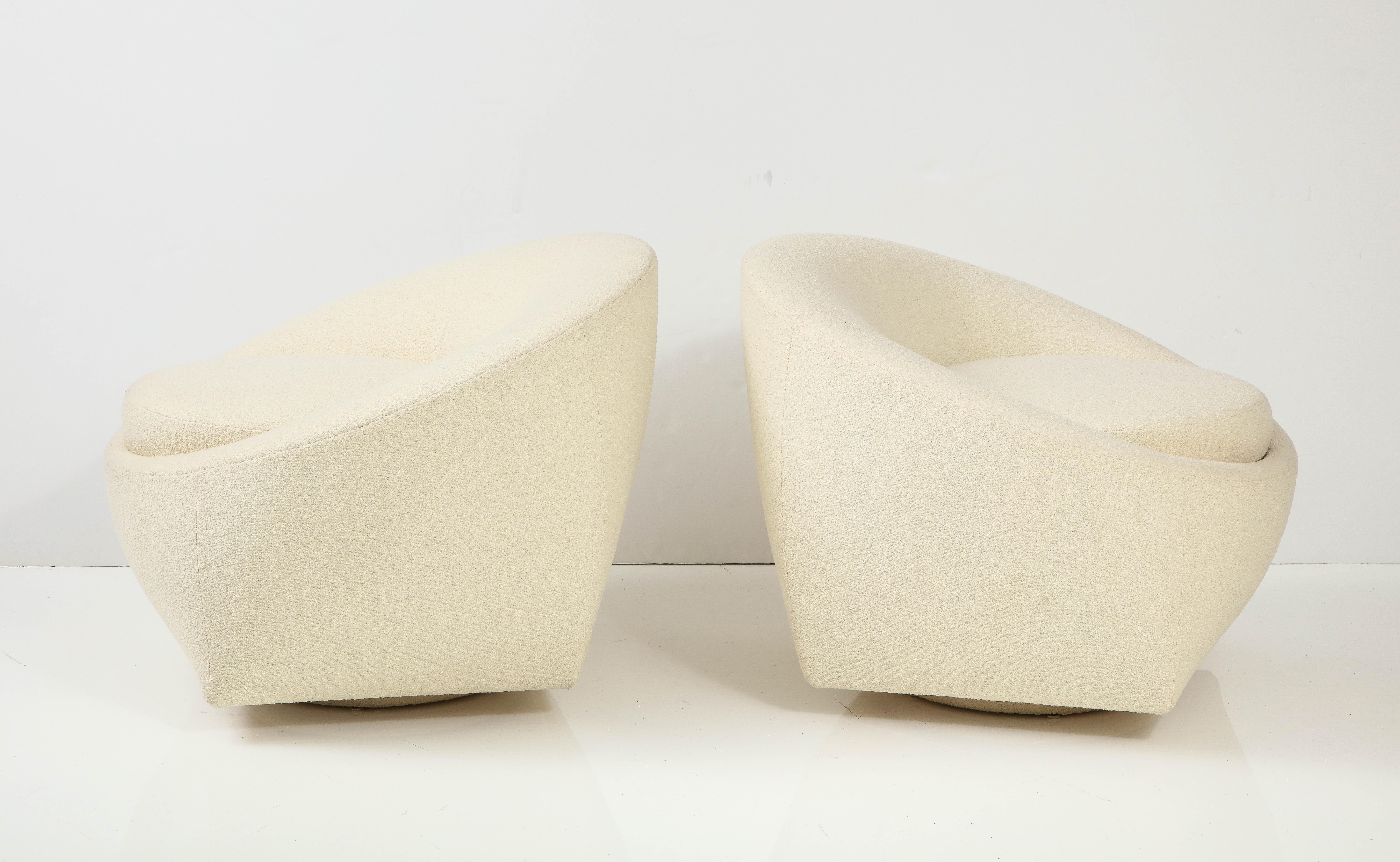 Pair of Boucle Upholstered Swivel Chairs. For Sale 1
